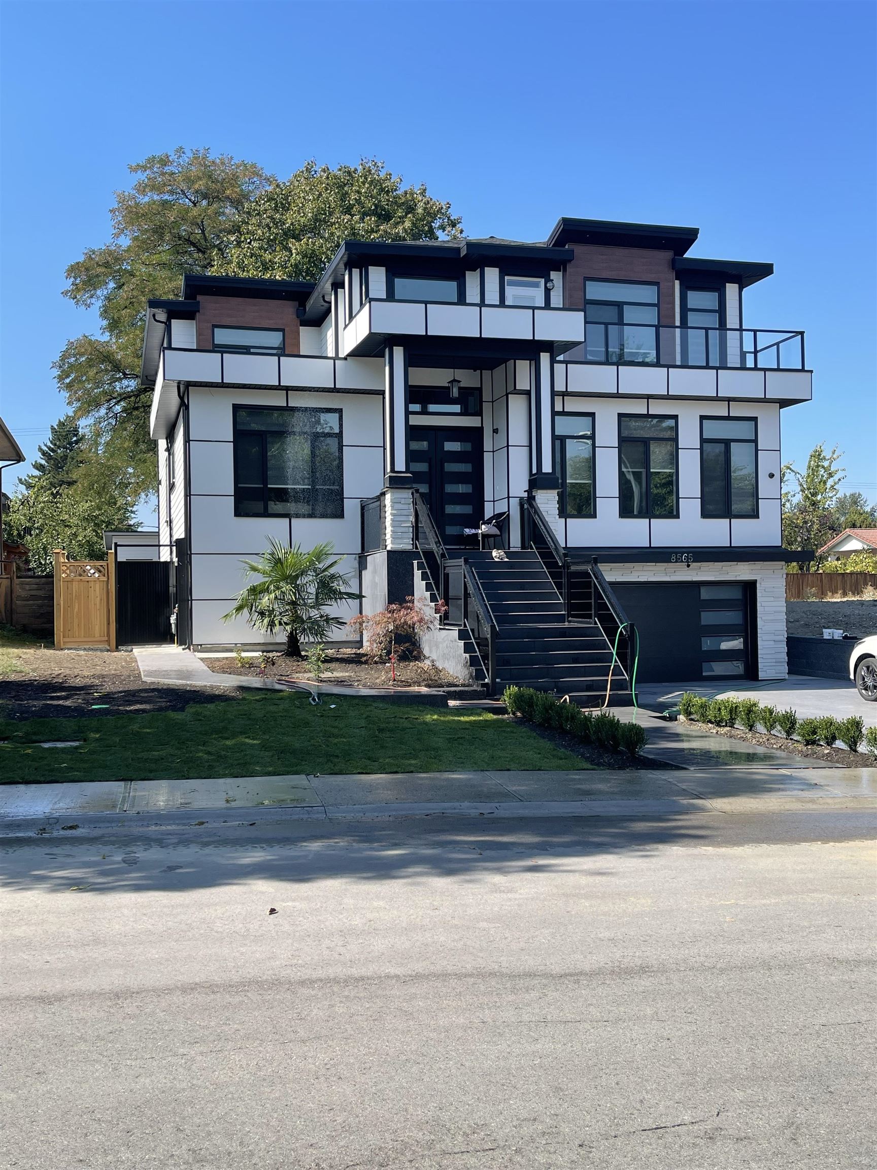 164a Street, Surrey, BC V4N 3G8