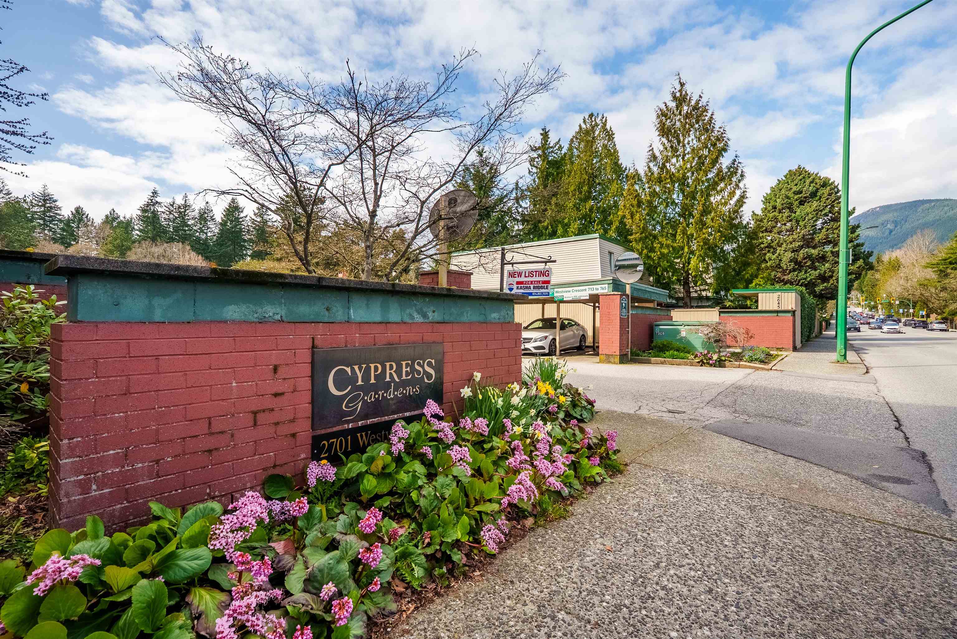 2645 Westview Drive, North Vancouver, BC V7N 3X1