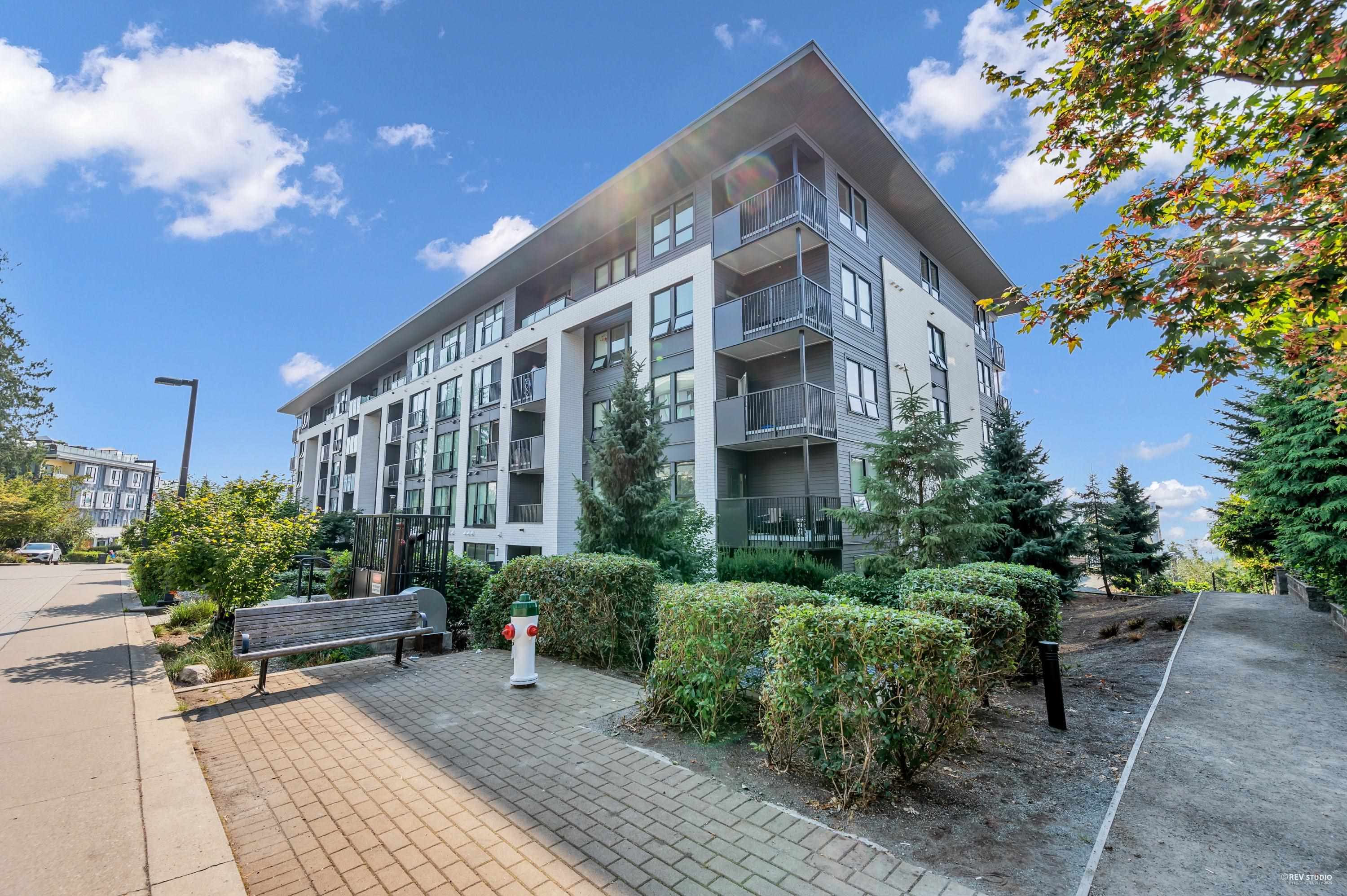 9228 Slopes Mews #402, Burnaby, BC V5A 0E9