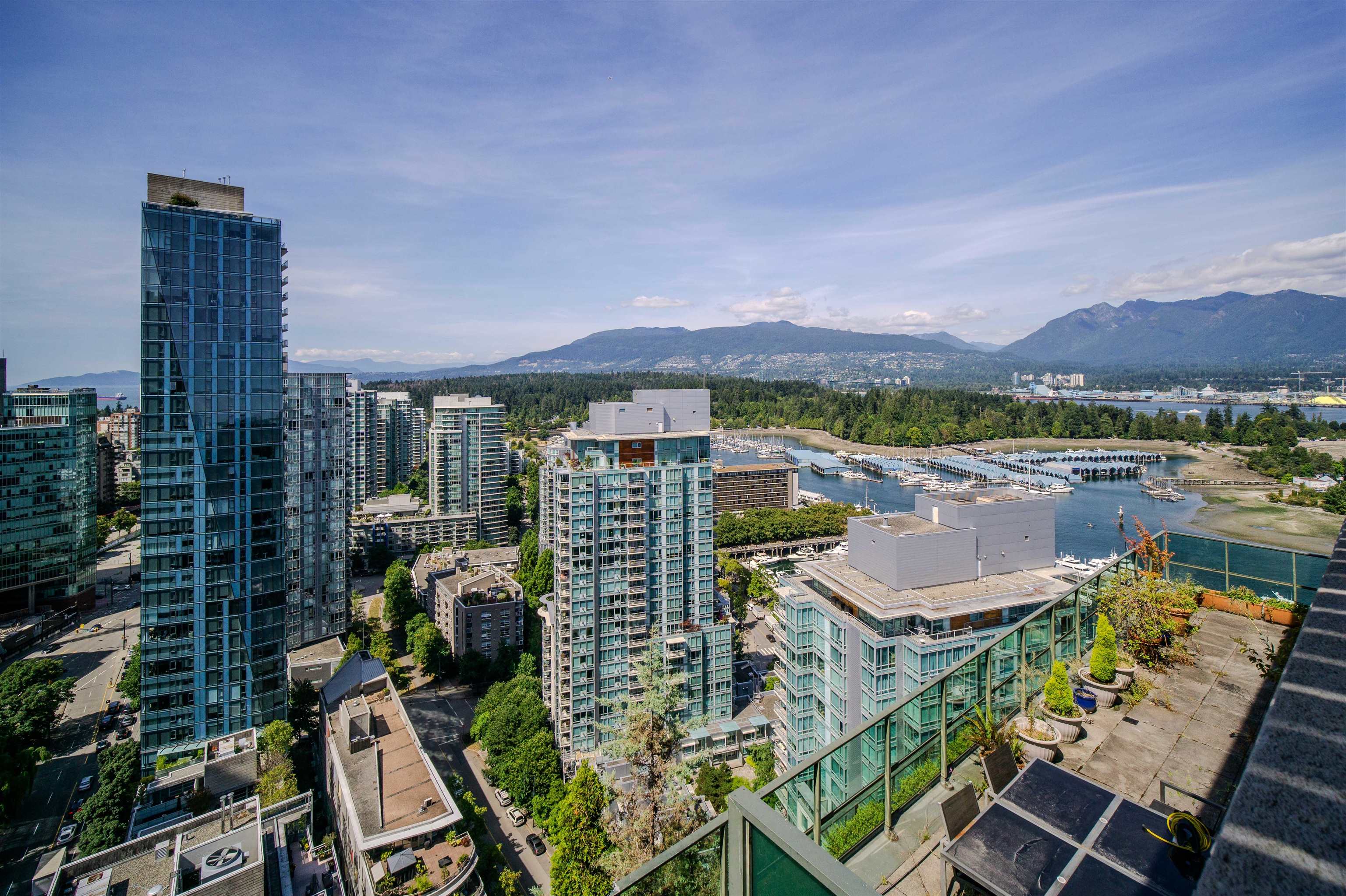 588 Broughton Street #302, Vancouver, BC V6G 3E3