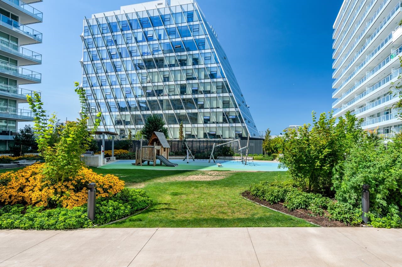 6328 Number 3 Rd #720, Richmond, BC V6Y 0L6