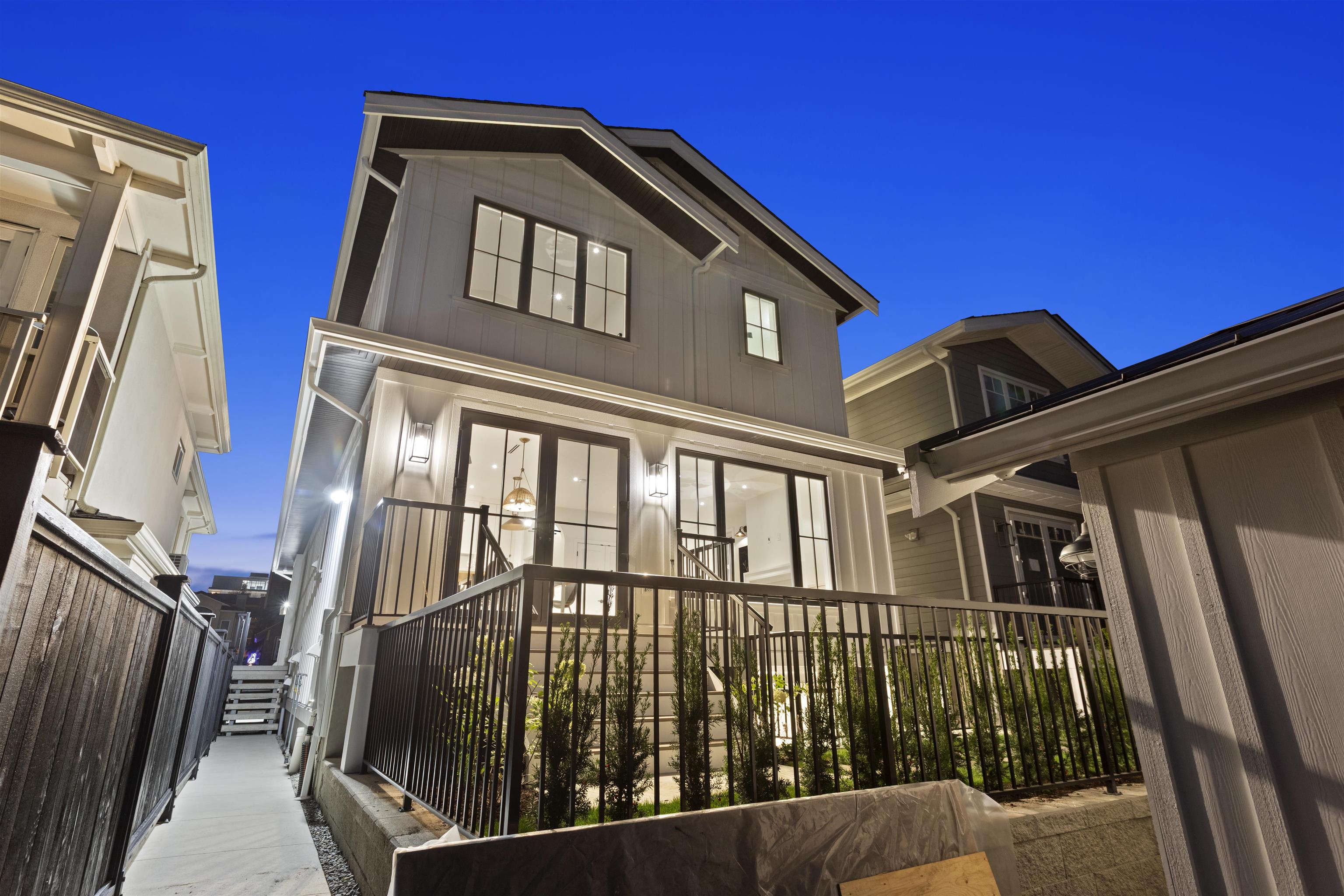 4315 Albert Street #2, Burnaby, BC V5C 2E9