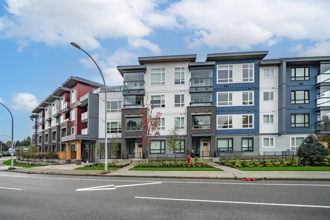 13788 76 Ave #406, Surrey, BC V3W 3V9