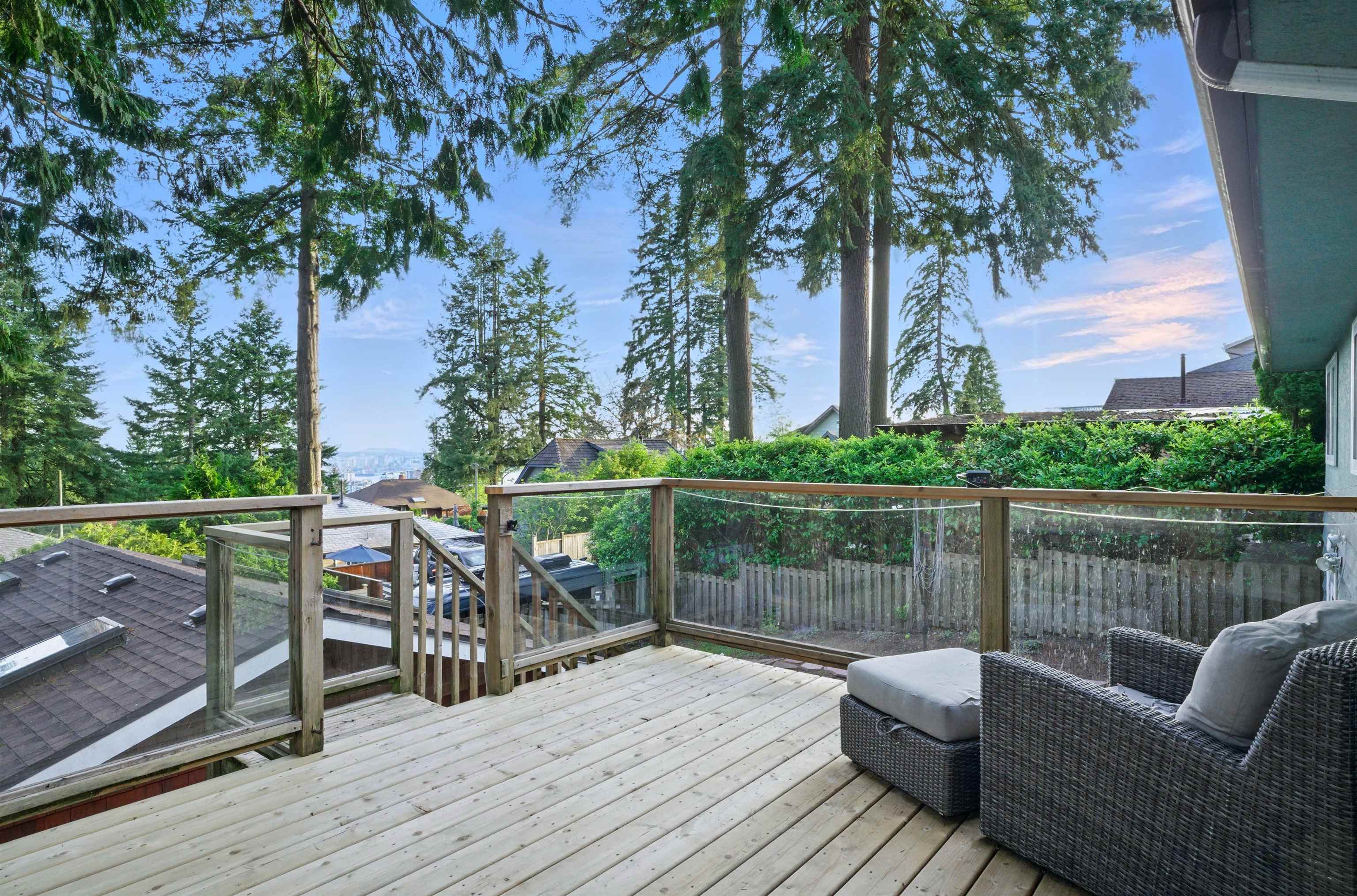 479 29th Street East, North Vancouver, BC V7N 1E2