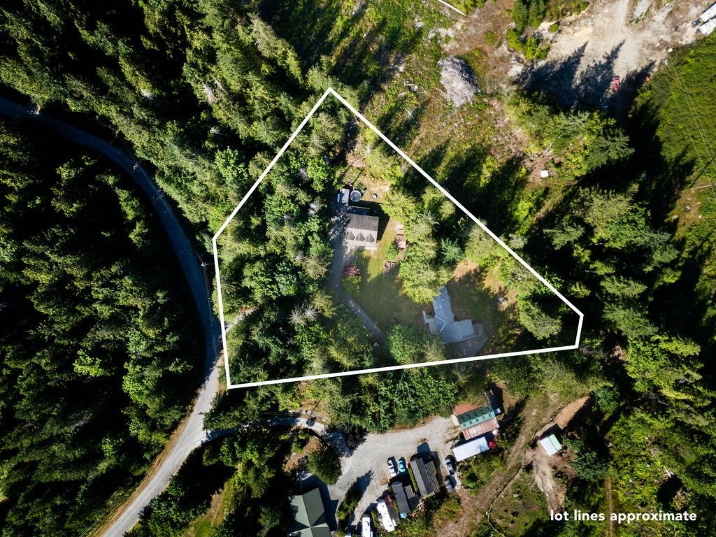 6008 Dubois Rd #6002, Madeira Park, BC V0N 2H1