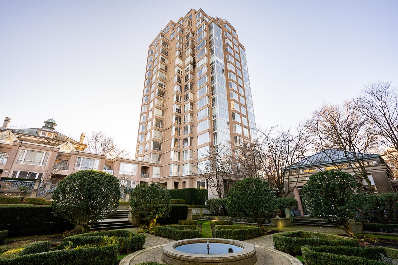 2668 Ash Street #802, Vancouver, BC V5Z 4K4