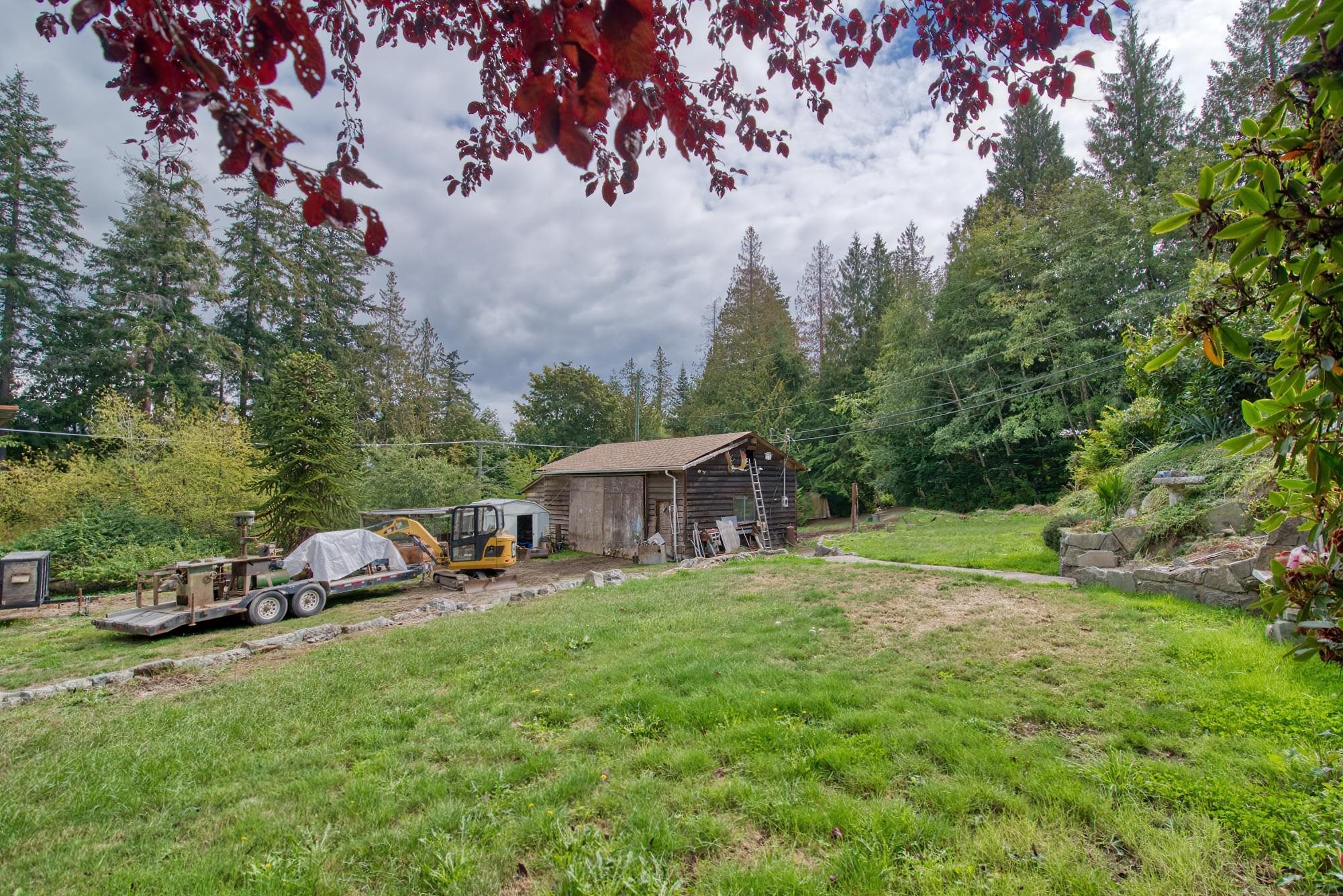 7712 Fawn Rd, Halfmoon Bay, BC V7Z 1C4