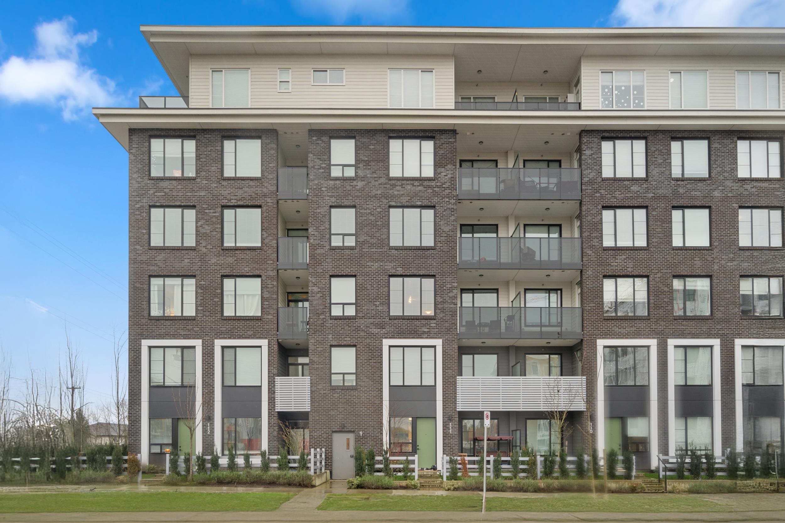15848 Fraser Highway #111, Surrey, BC V4N 6X6