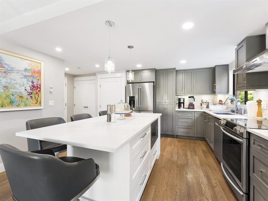 6282 Kathleen Avenue #303, Burnaby, BC V5H 4J4