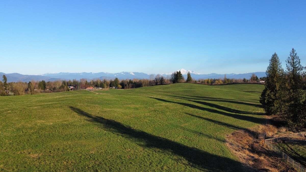 6077 Ross Road, Abbotsford, BC V4X 1Z1