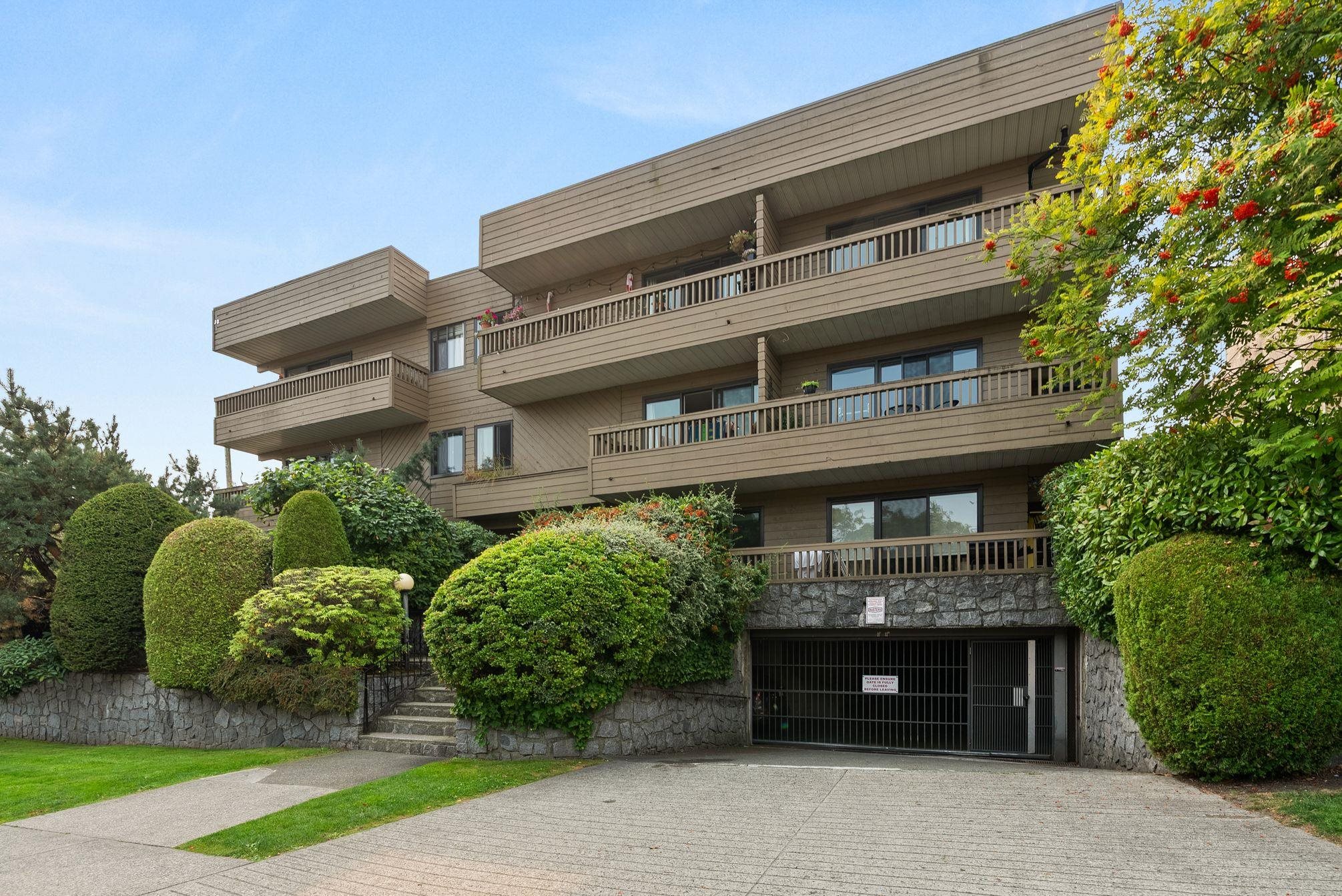 2100 West 3rd Avenue #305, Vancouver, BC V6K 1L1