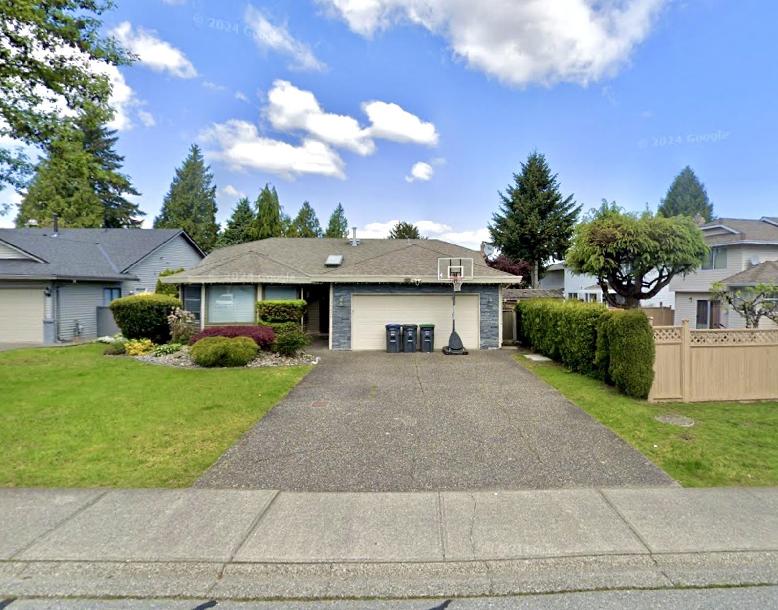 93 Avenue, Surrey, BC V3R 9B5