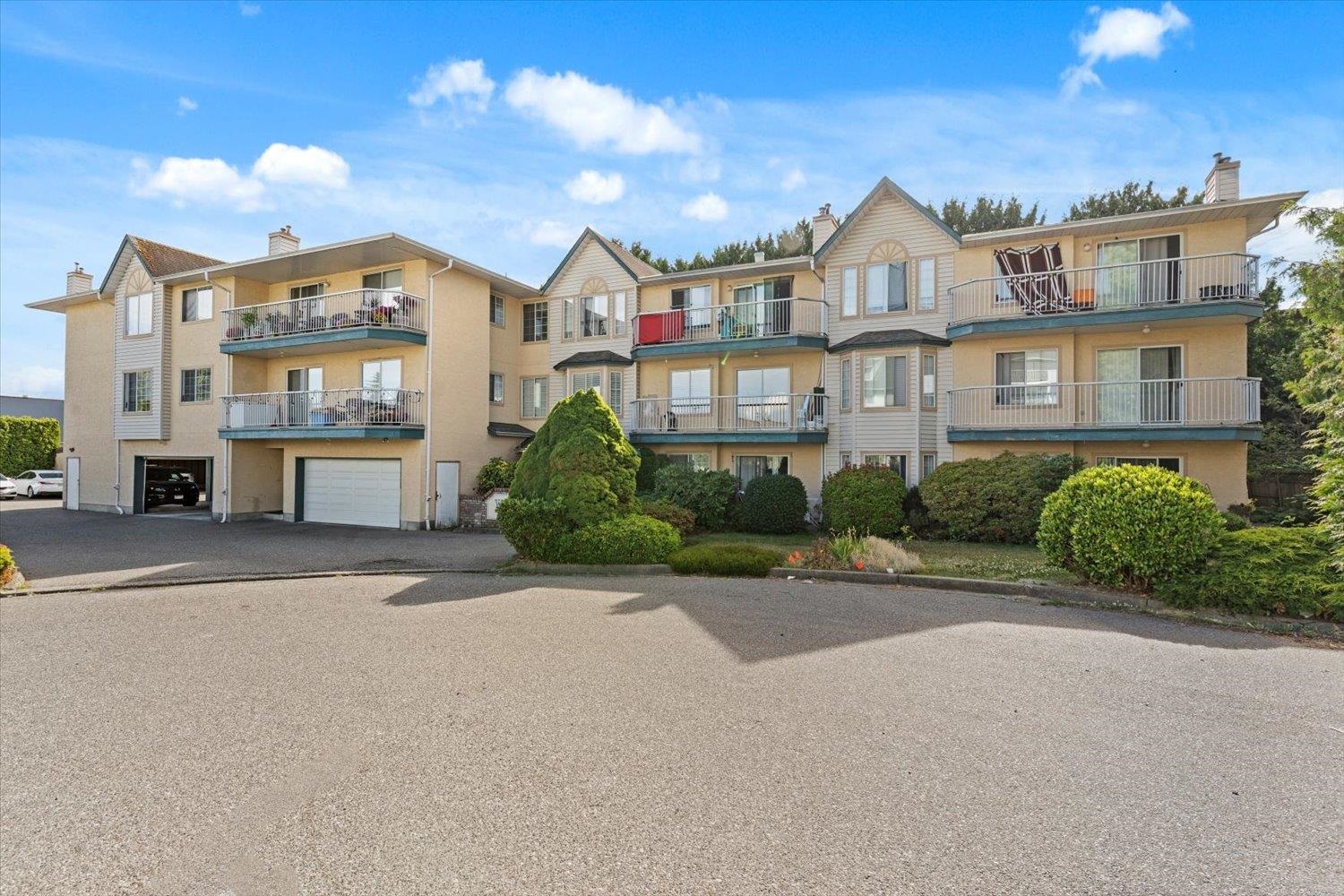2567 Victoria Street #103, Abbotsford, BC V2T 2T4