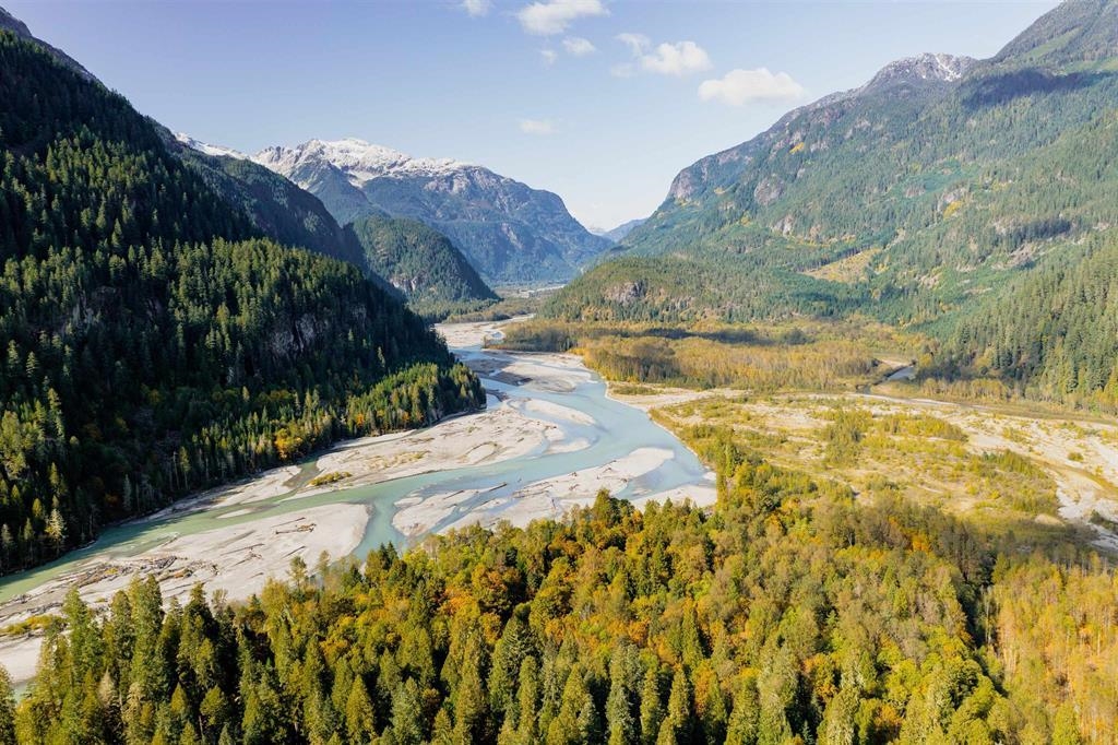 1184 Squamish River Way, Squamish, BC V8B 0G3