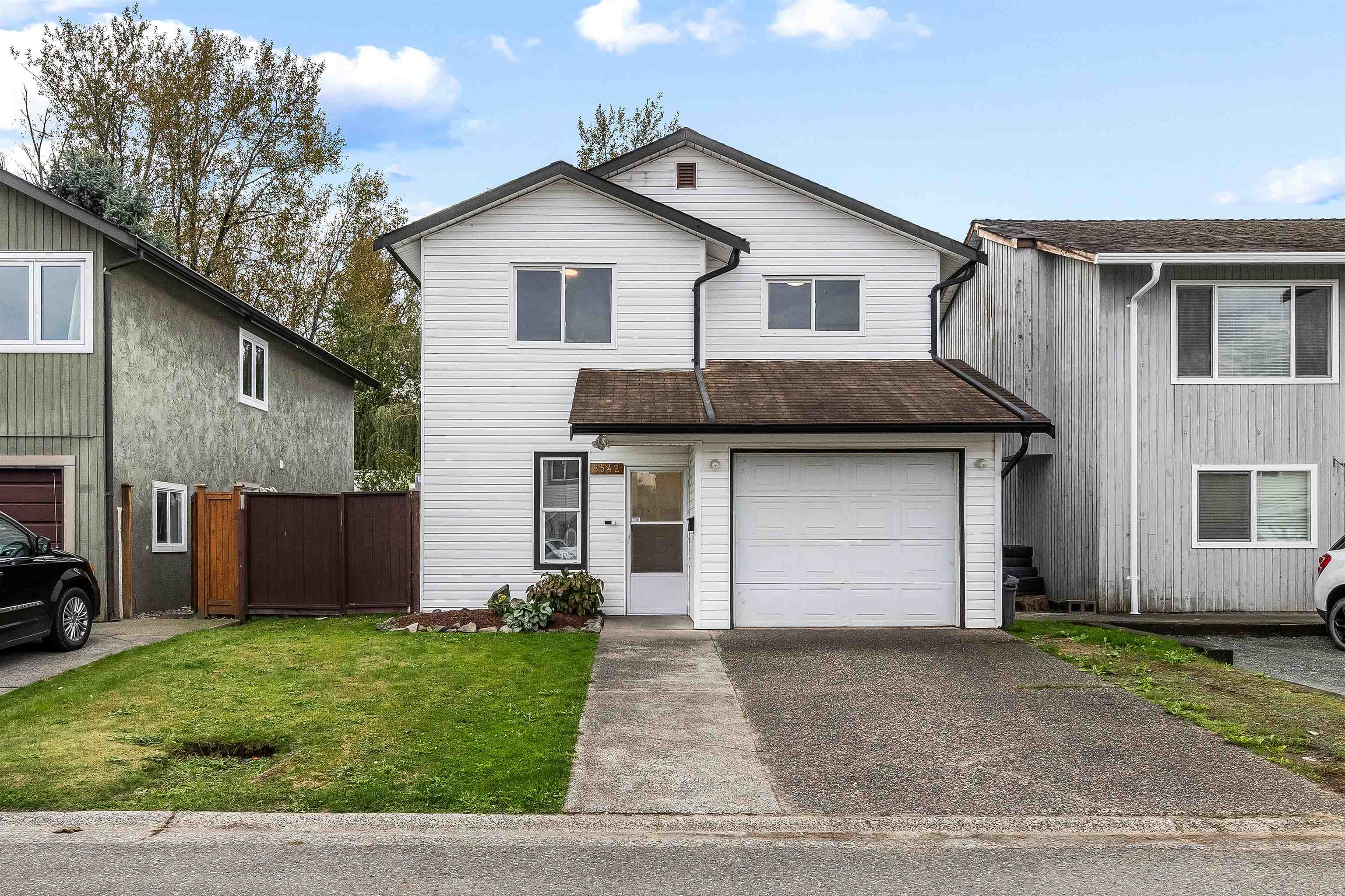 8542 Mccutcheon Avenue, Chilliwack, BC V2P 7K7