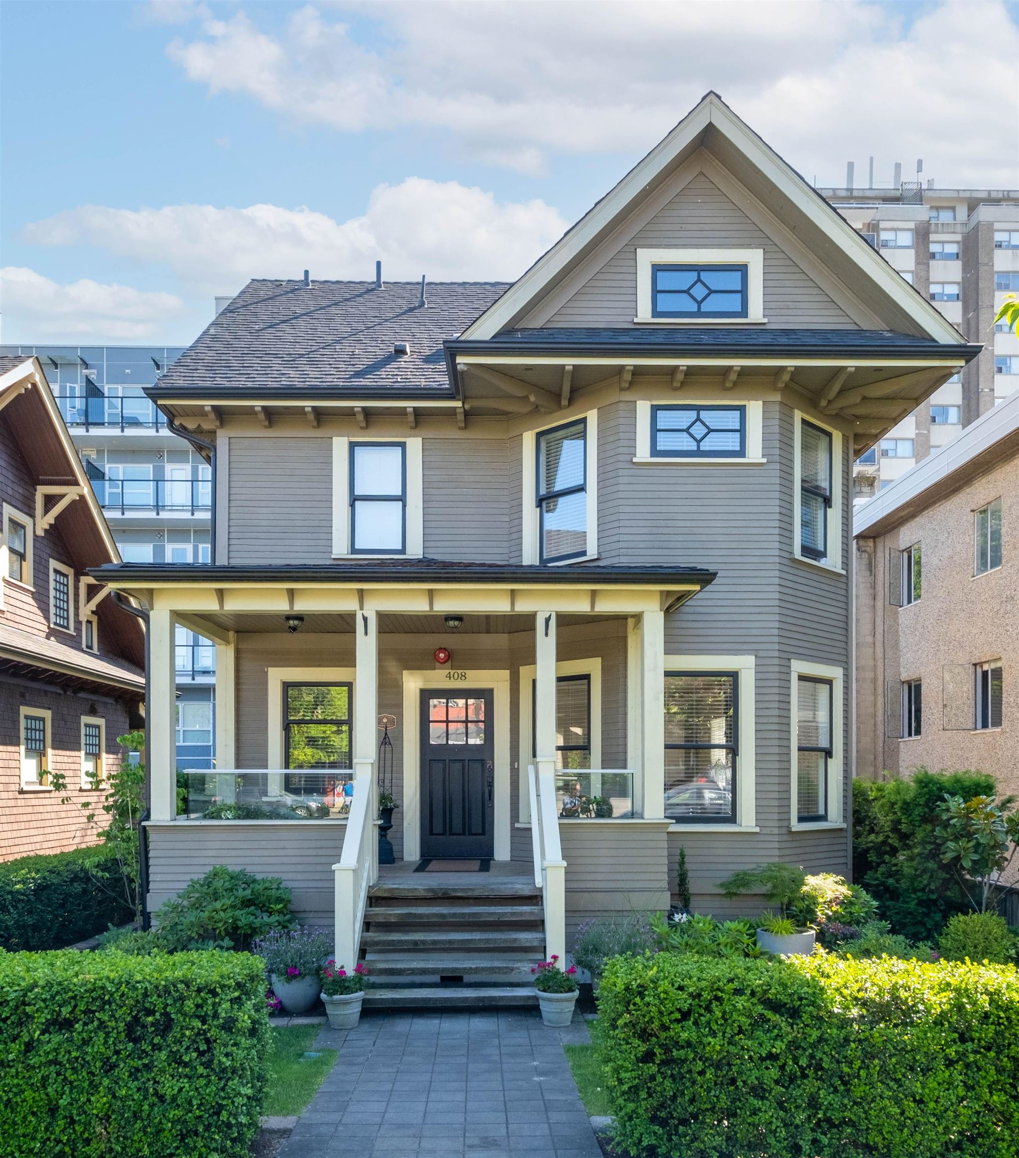 408 8th Street, New Westminster, BC V3M 0K1