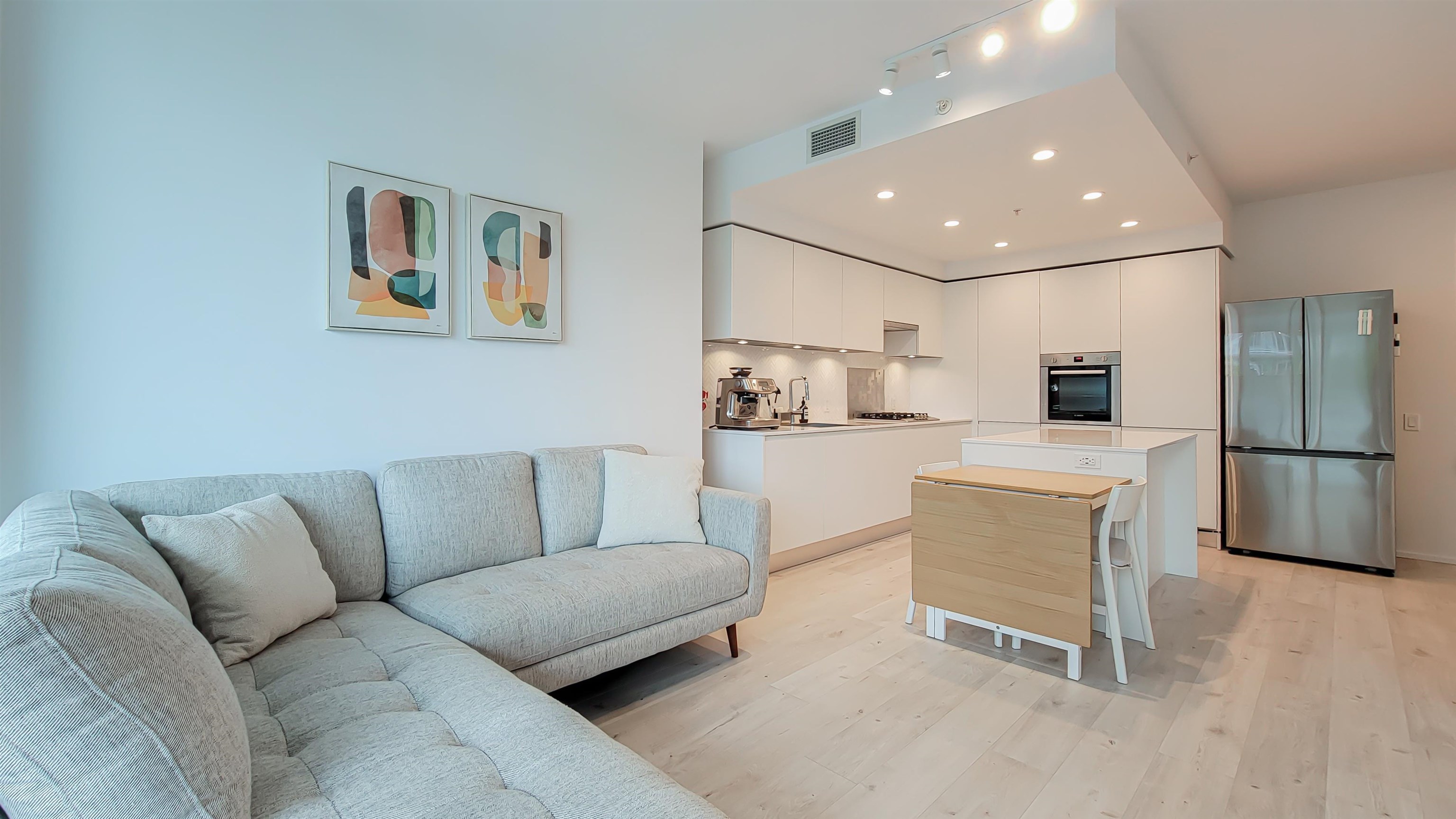 3833 Evergreen Place #711, Burnaby, BC V3J 0M2