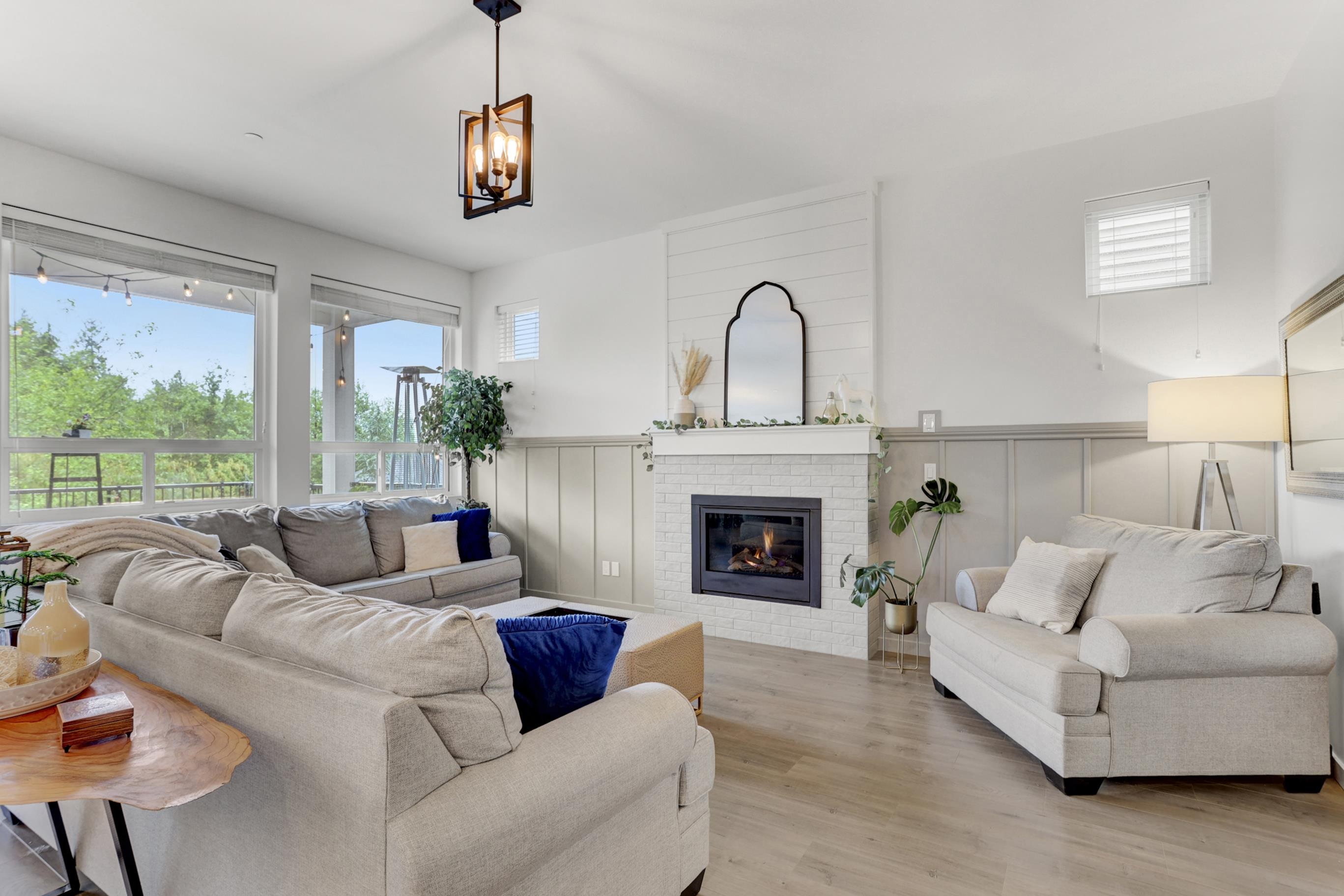 10597 Jackson Road, Maple Ridge, BC V2W 1G6