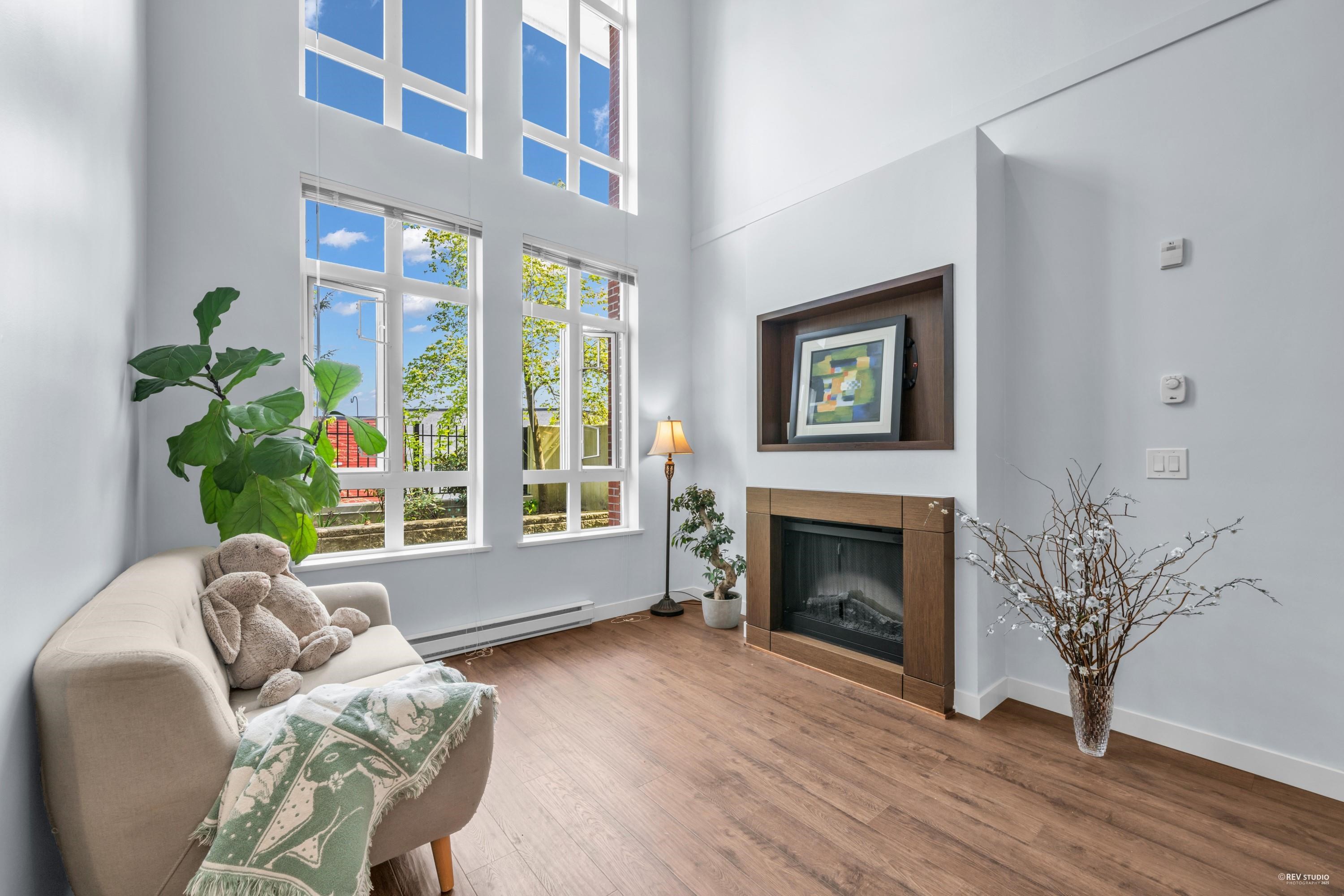 2950 King George Boulevard #158, Surrey, BC V4P 0E5