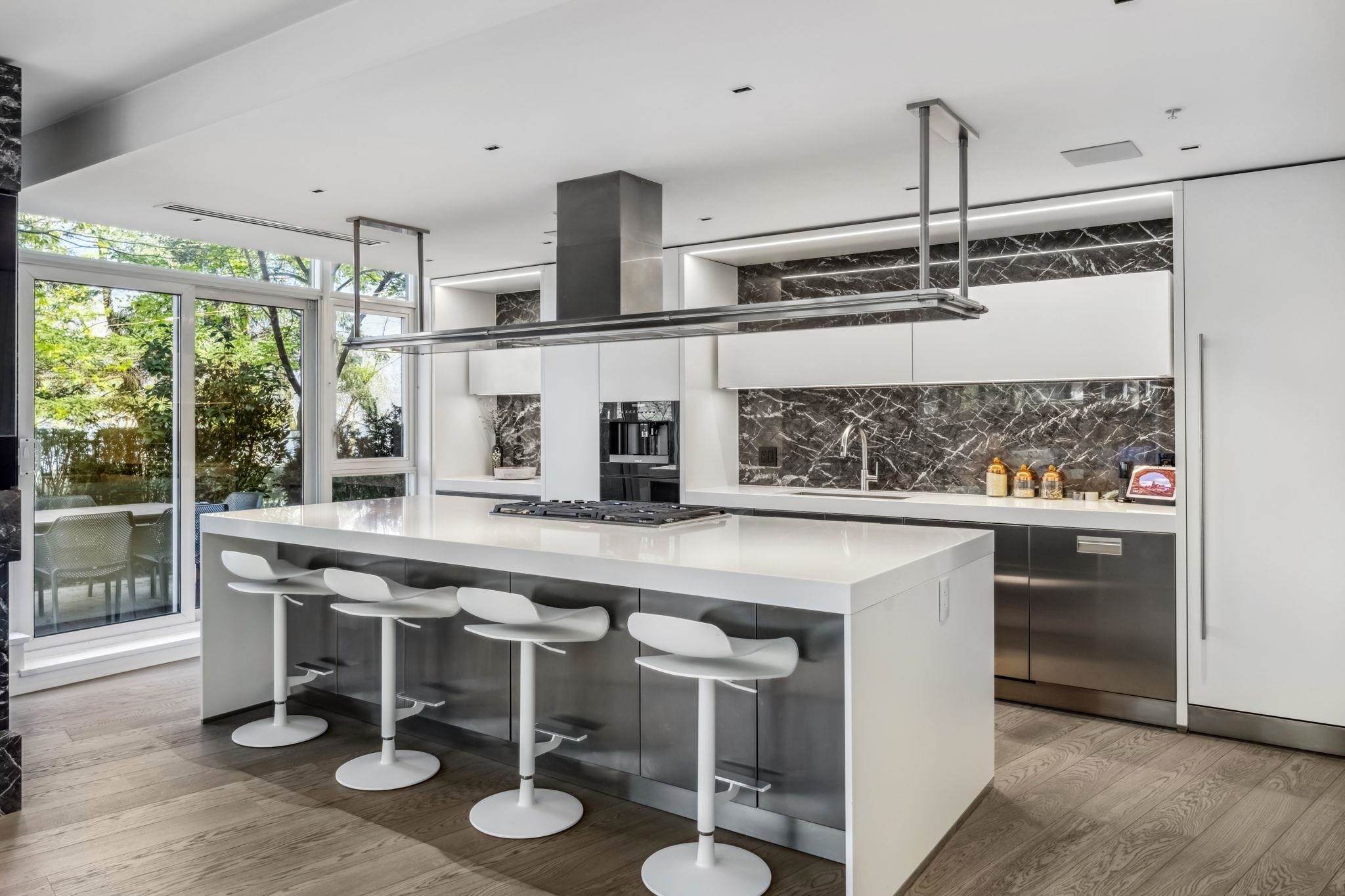 1281 West Cordova Street #th22, Vancouver, BC V6C 3R5