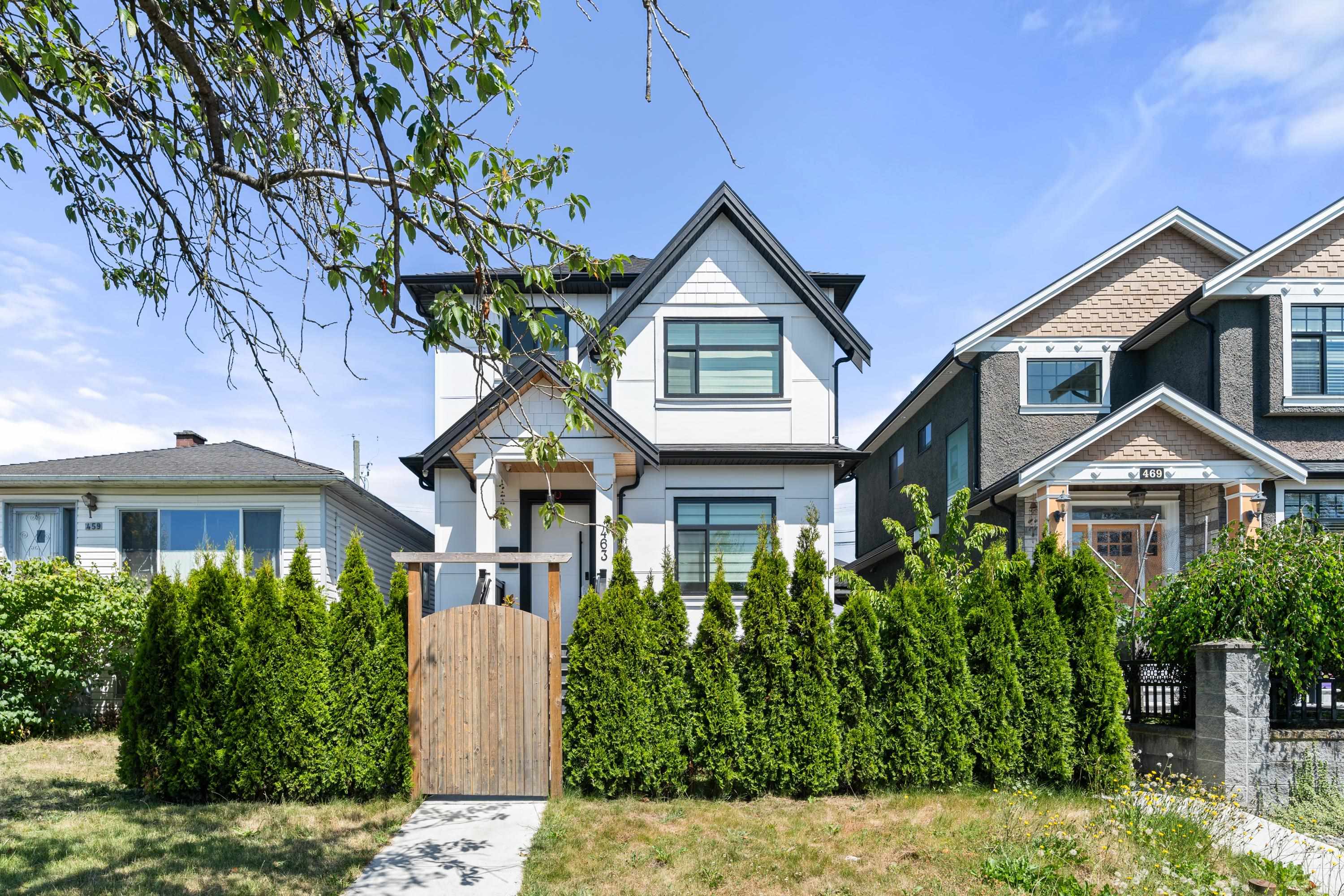 465 East 57th Avenue, Vancouver, BC V5X 1S8