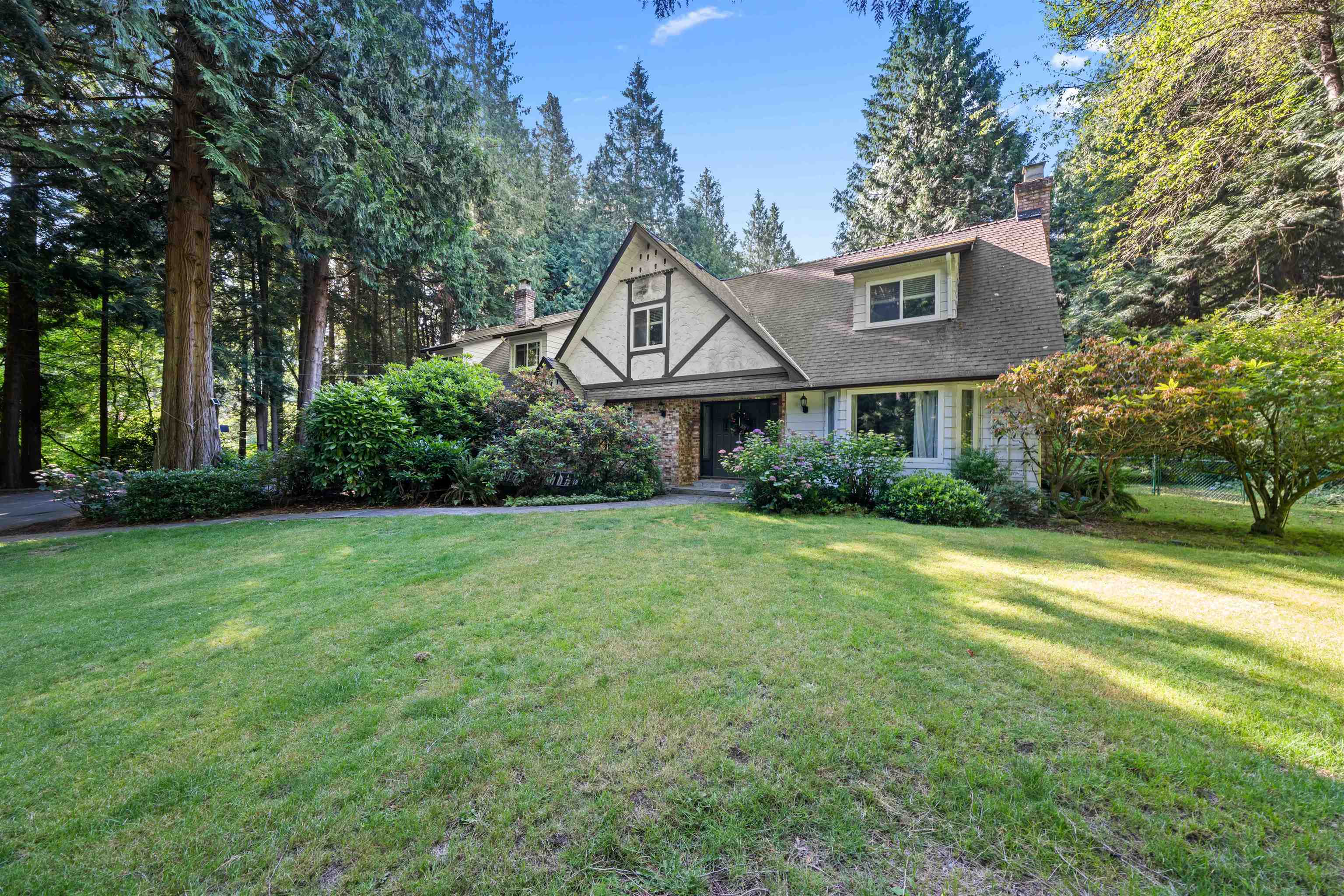 13500 Balsam Crescent, Surrey, BC V4P 1W2