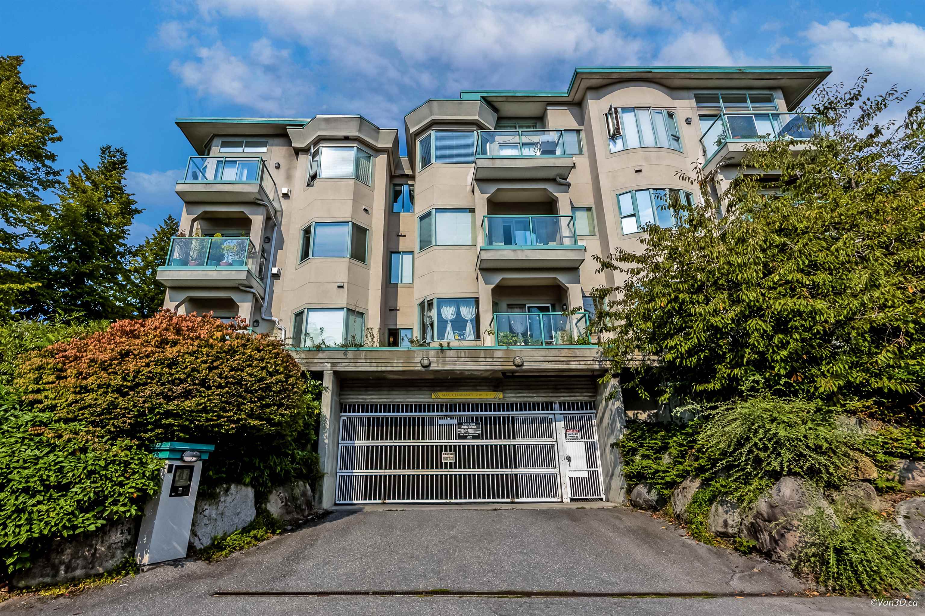 177 5th St W #104, North Vancouver, BC V7M 2L7