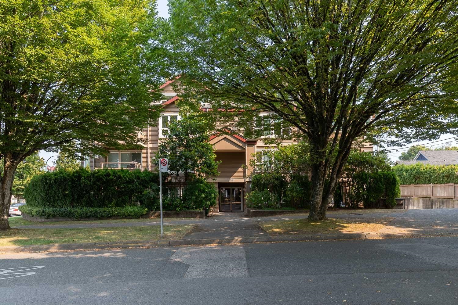 3218 Ontario Street #104, Vancouver, BC V5V 3E5