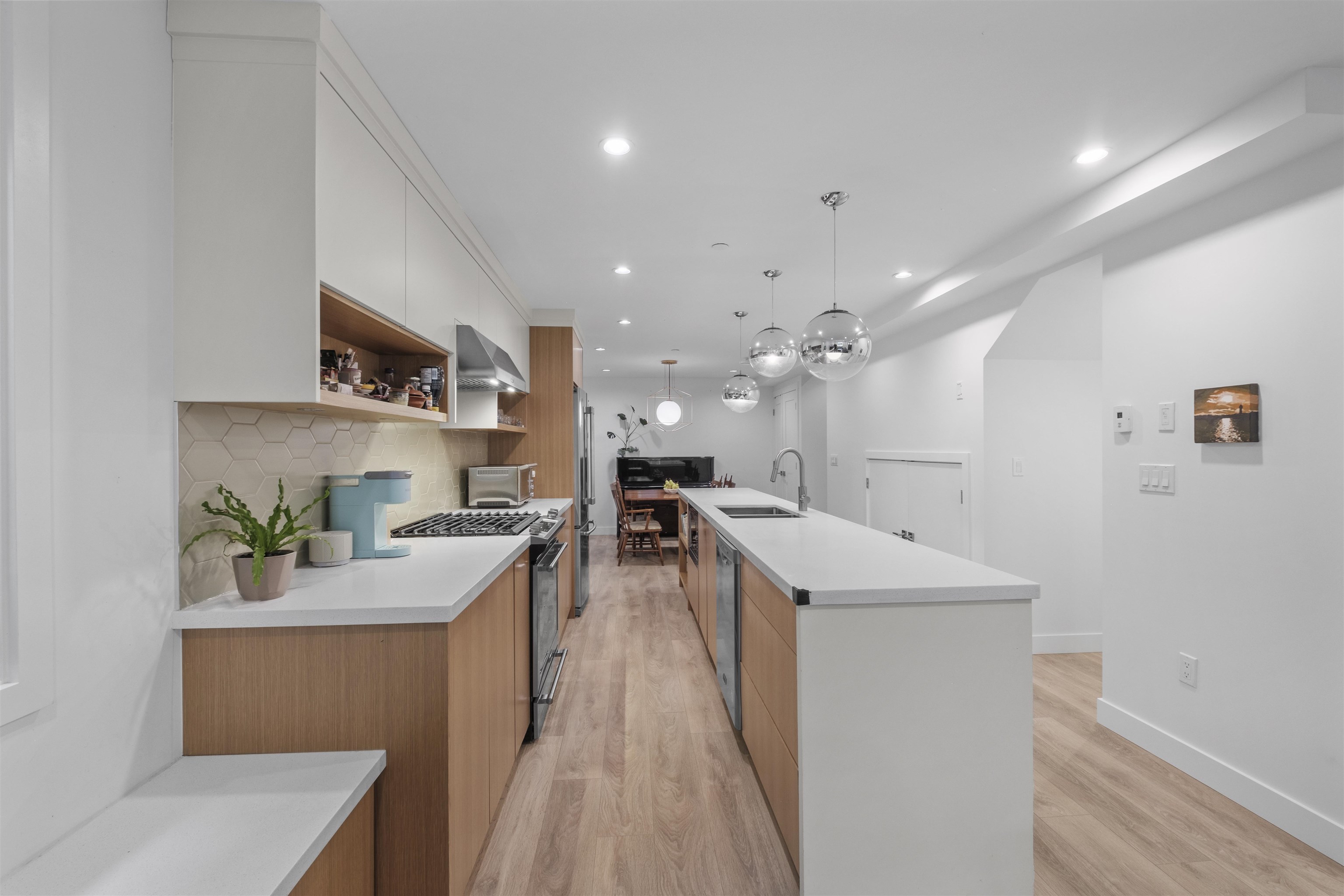 1452 East 20th Avenue, Vancouver, BC V5N 2K6