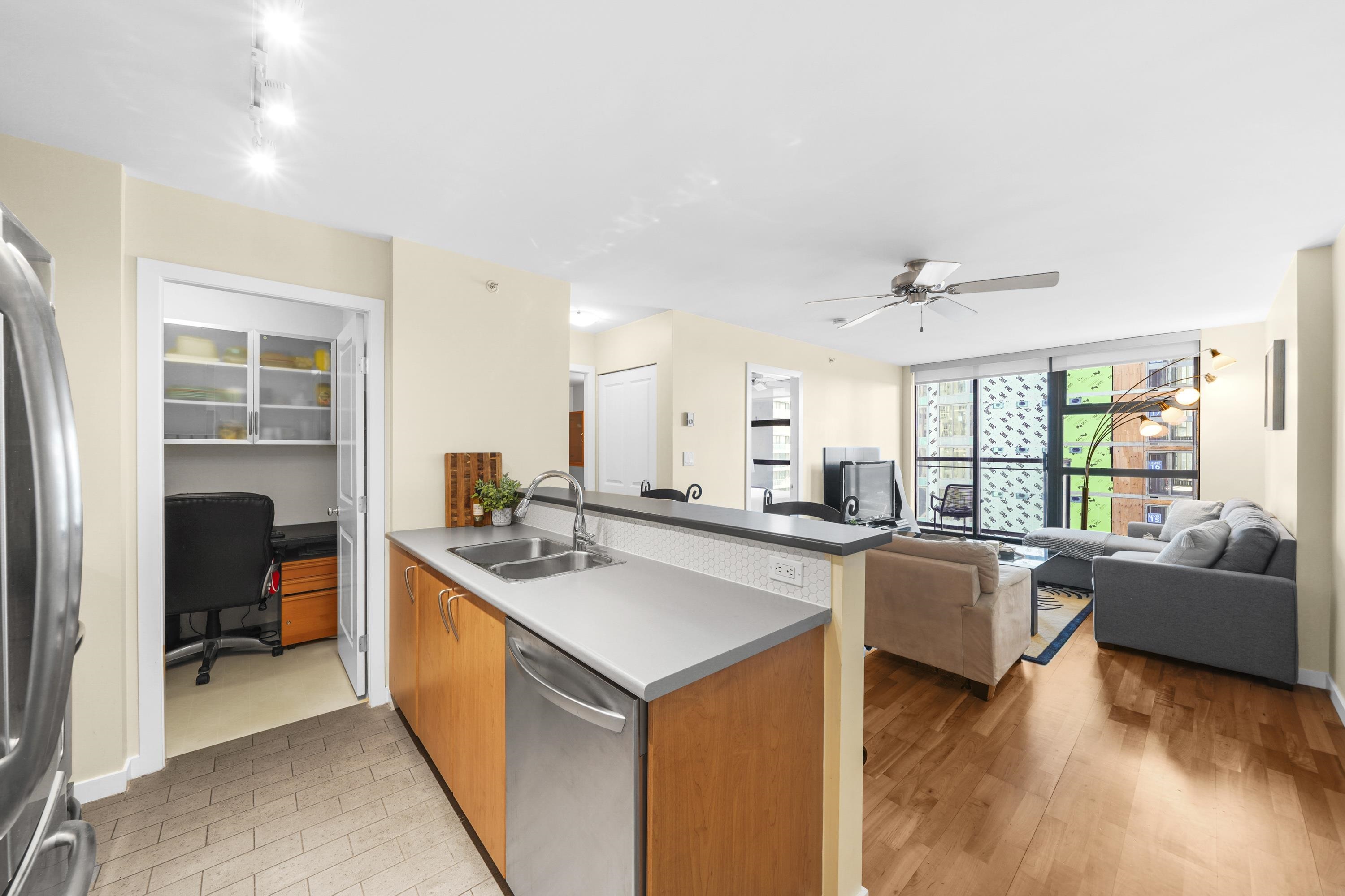 1295 1295 Richards Street #2107, Vancouver, BC V6B 1B7