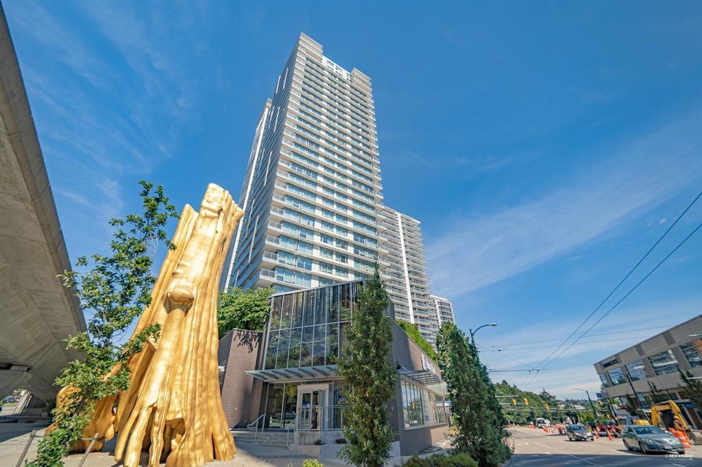 8131 Nunavut Lane #1004, Vancouver, BC V5X 0E2