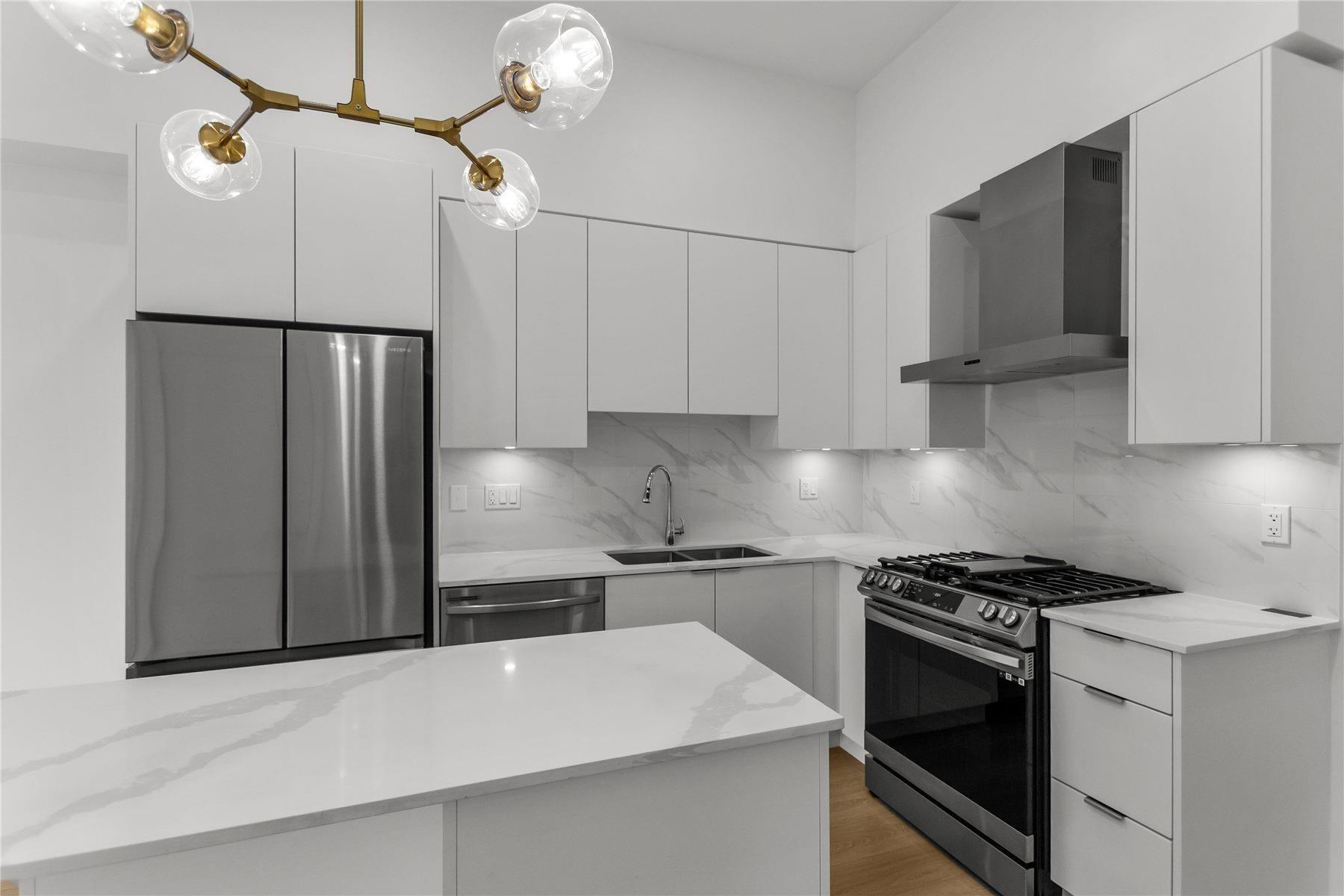 2331 Kelly Ave #603, Port Coquitlam, BC V3C 0T4