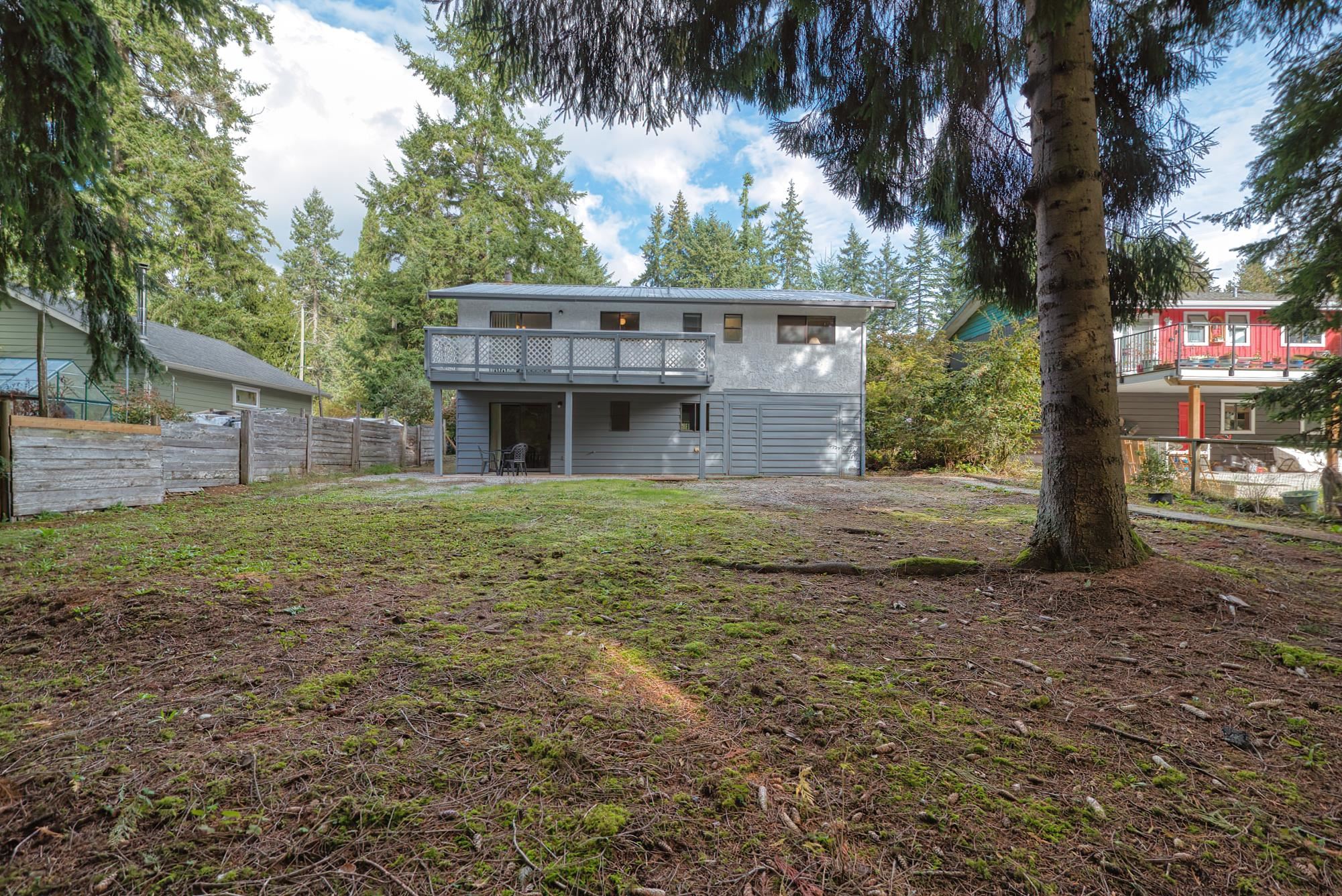 1067 Fircrest Road, Gibsons, BC V0N 1V4