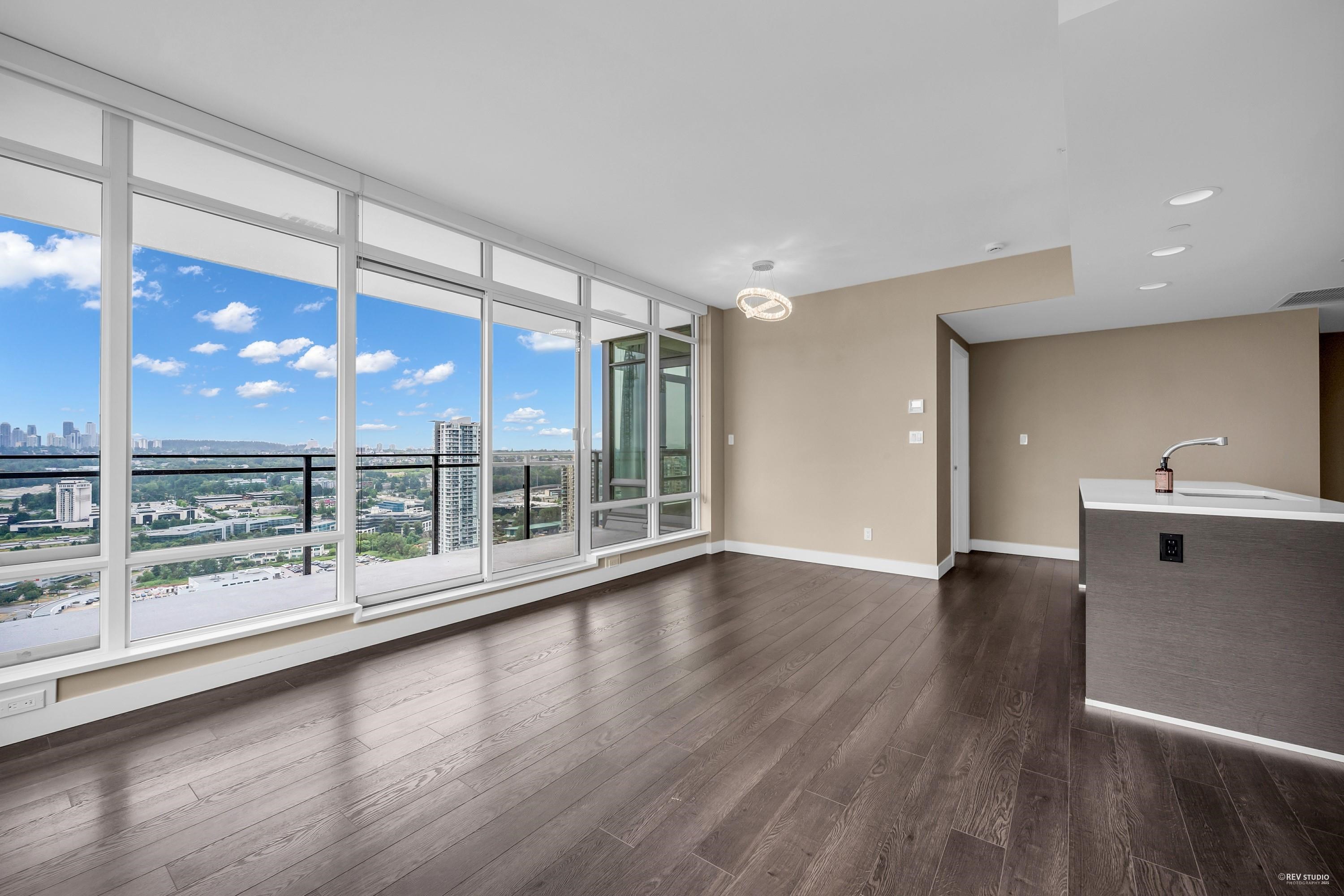 2008 Rosser Avenue #2807, Burnaby, BC V5C 0H8