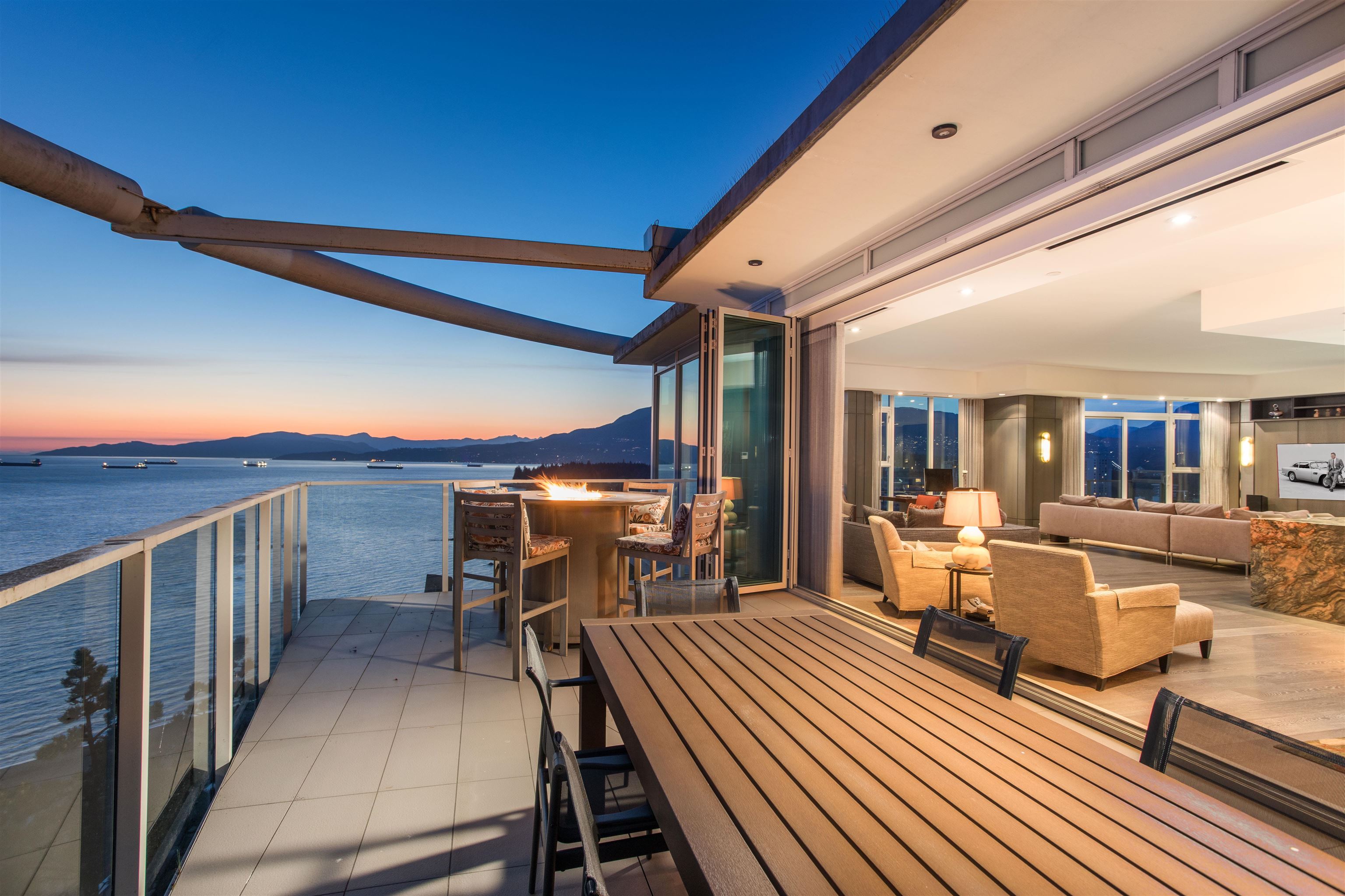 1221 Bidwell Street #2101, Vancouver, BC V6G 0B1