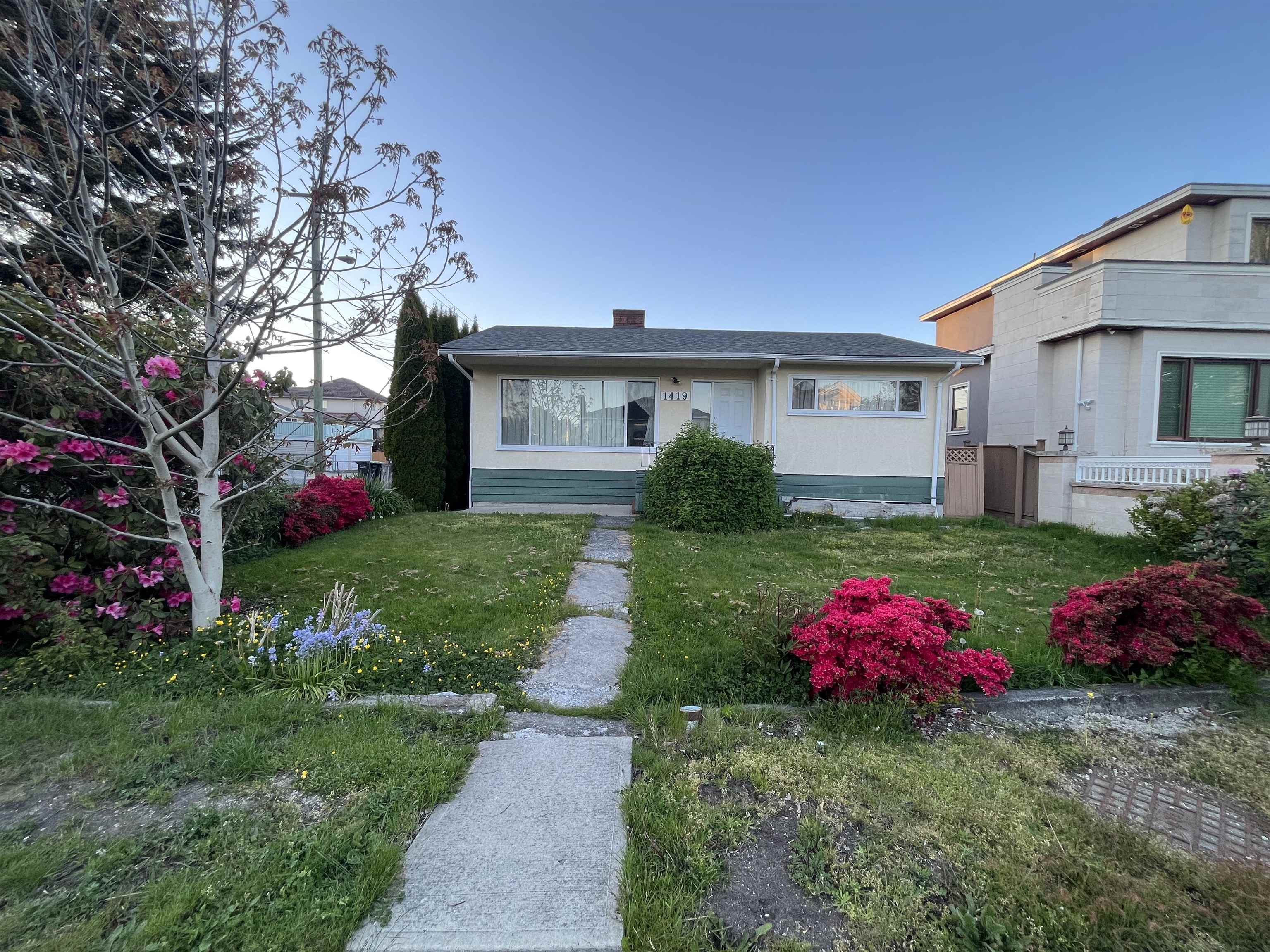 1419 East 30th Avenue, Vancouver, BC V5N 3A1