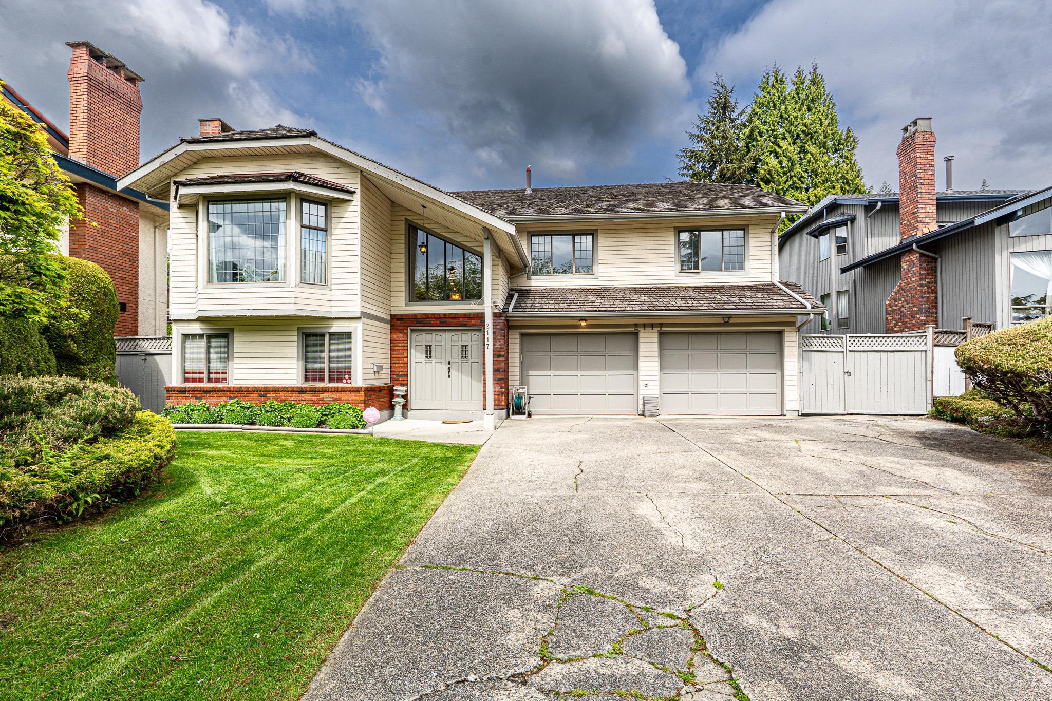 2117 Knightswood Place, Burnaby, BC V5A 4B9