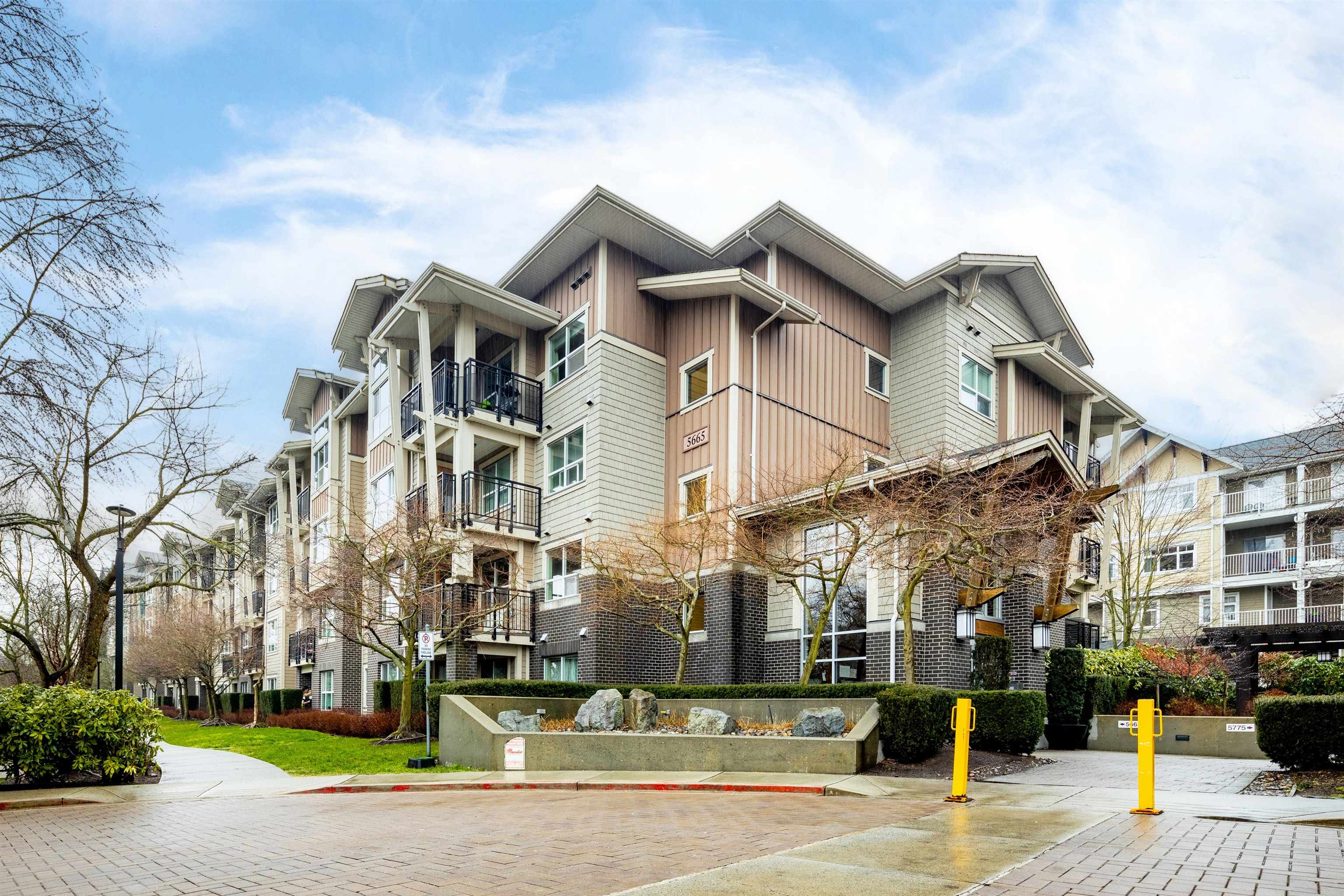 5665 Irmin Street #307, Burnaby, BC V5J 0C4