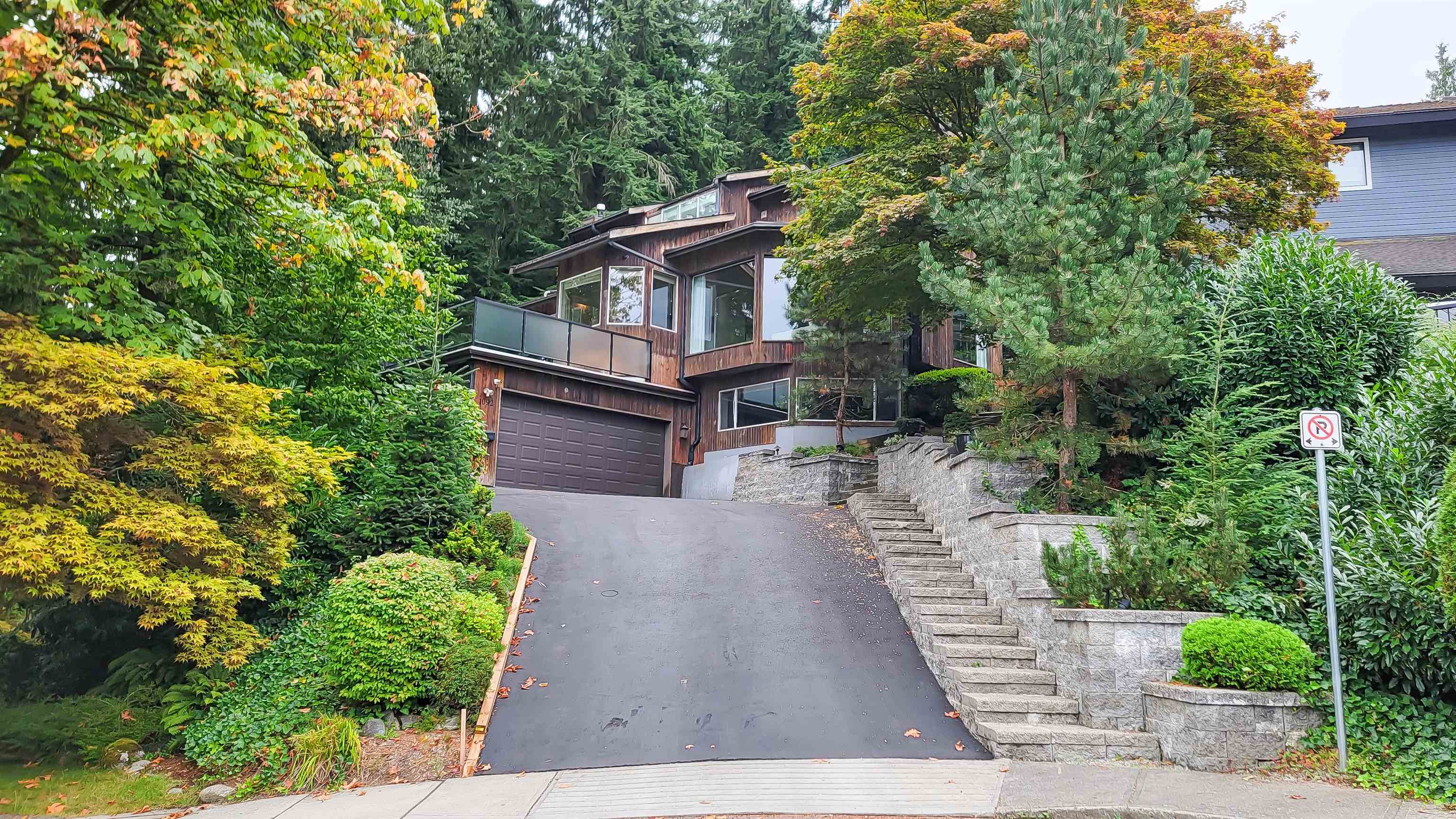 1092 Corona Crescent, Coquitlam, BC V3J 7J3