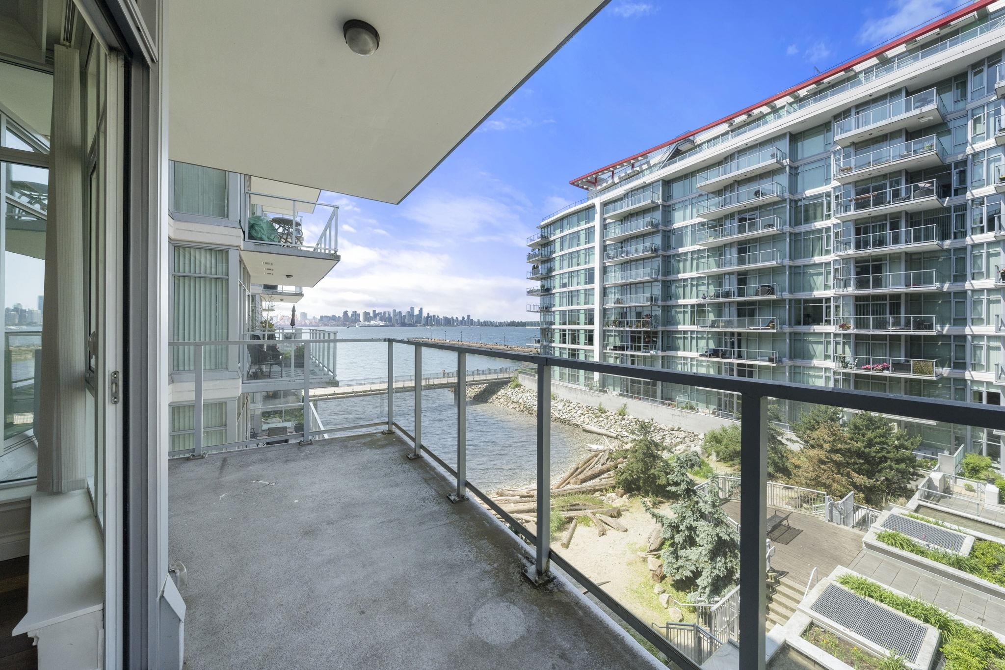 185 Victory Ship Way #305, North Vancouver, BC V7L 0G2
