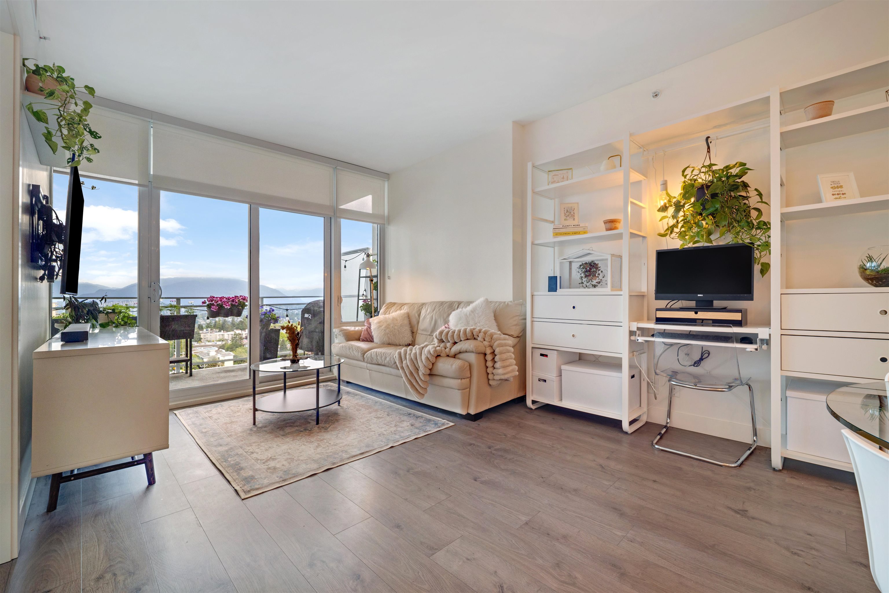 5051 Imperial Street #1401, Burnaby, BC V5J 0J3