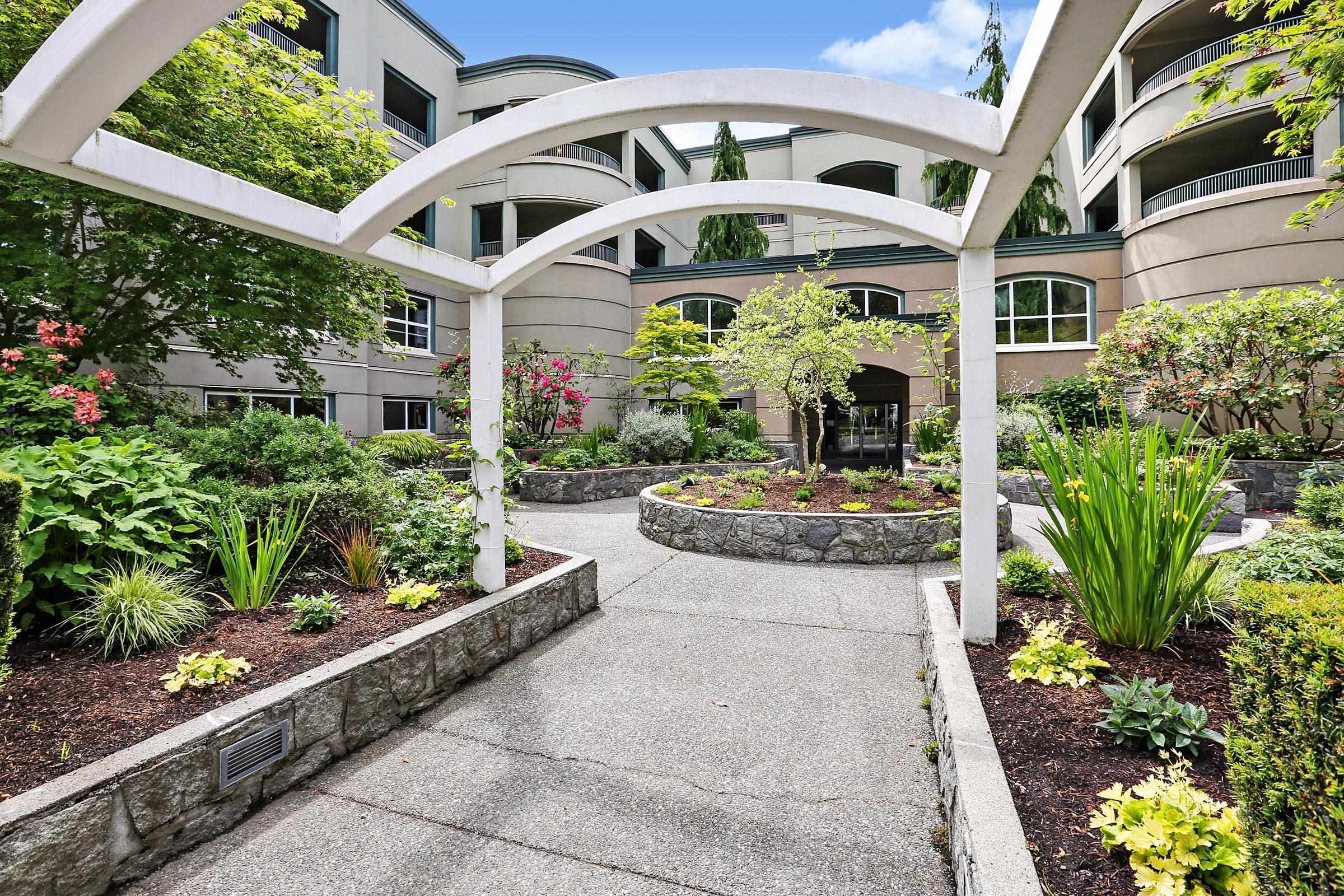 1725 128th Street #305, Surrey, BC V4A 3V2