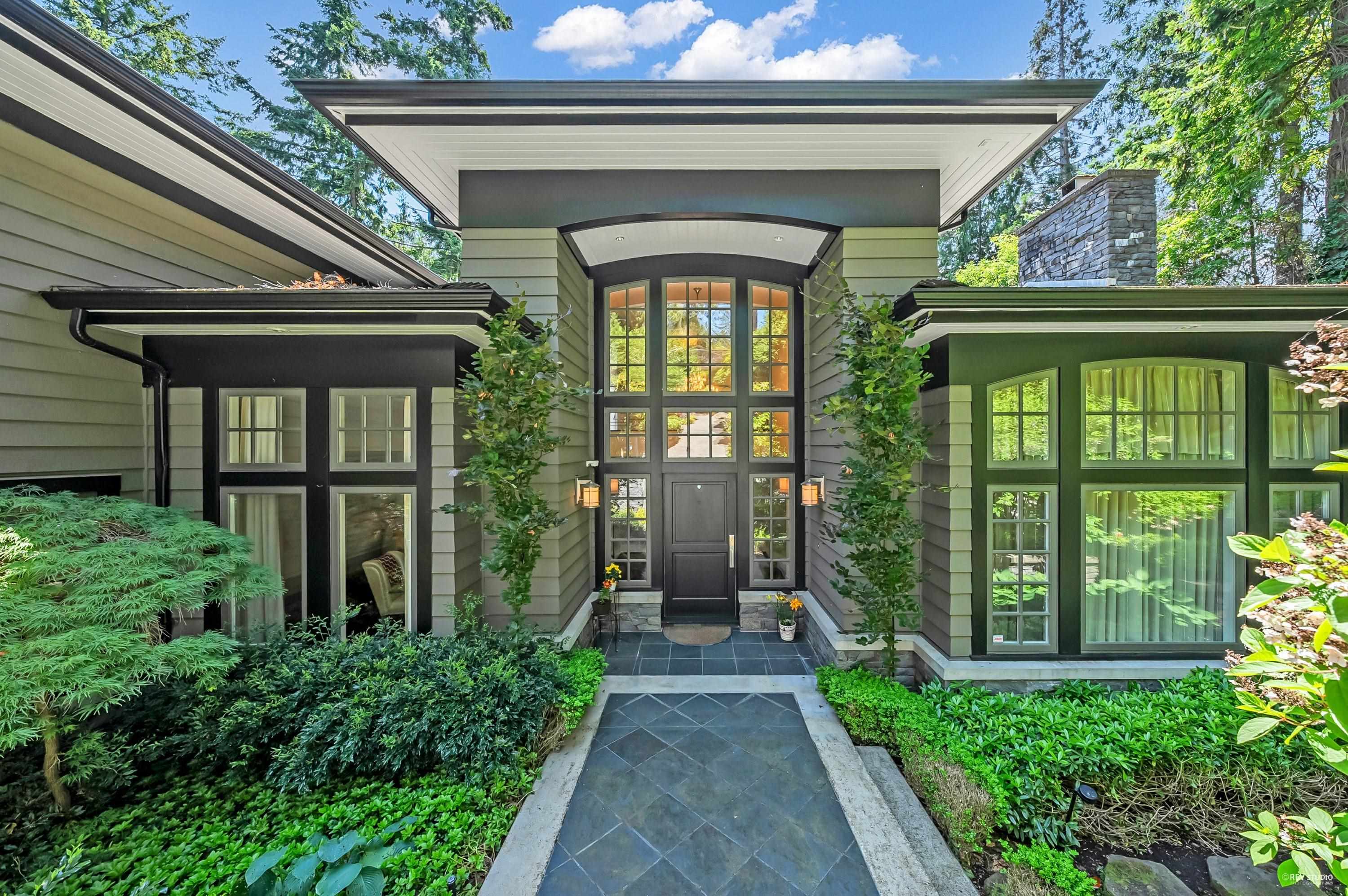 4668 Clovelly Walk Walk, West Vancouver, BC V7W 1H5