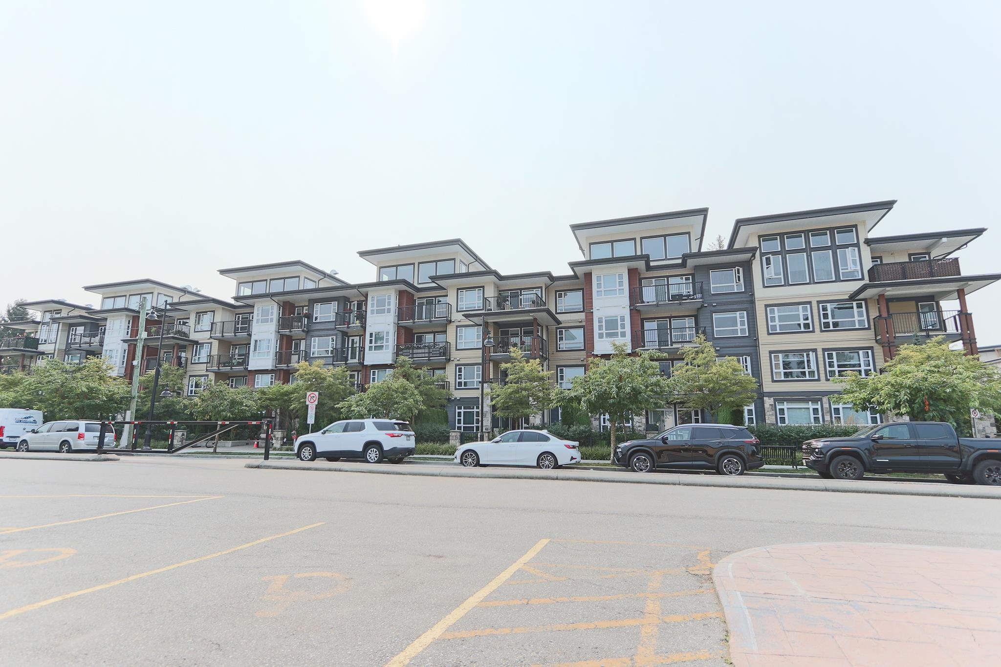 22562 121 Avenue #213, Maple Ridge, BC V2X 3Y8