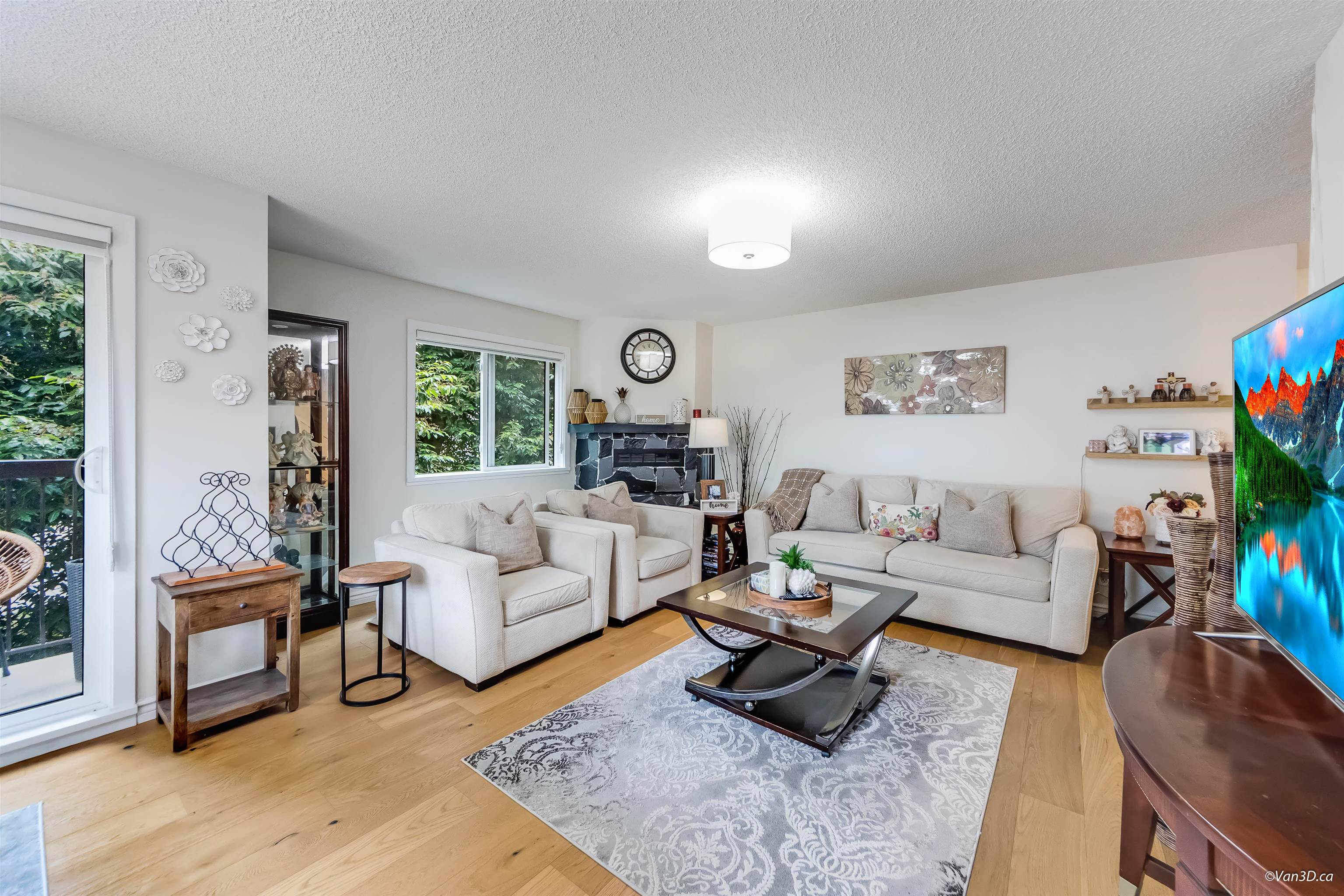 7162 133a Street #205, Surrey, BC V3W 7Z9