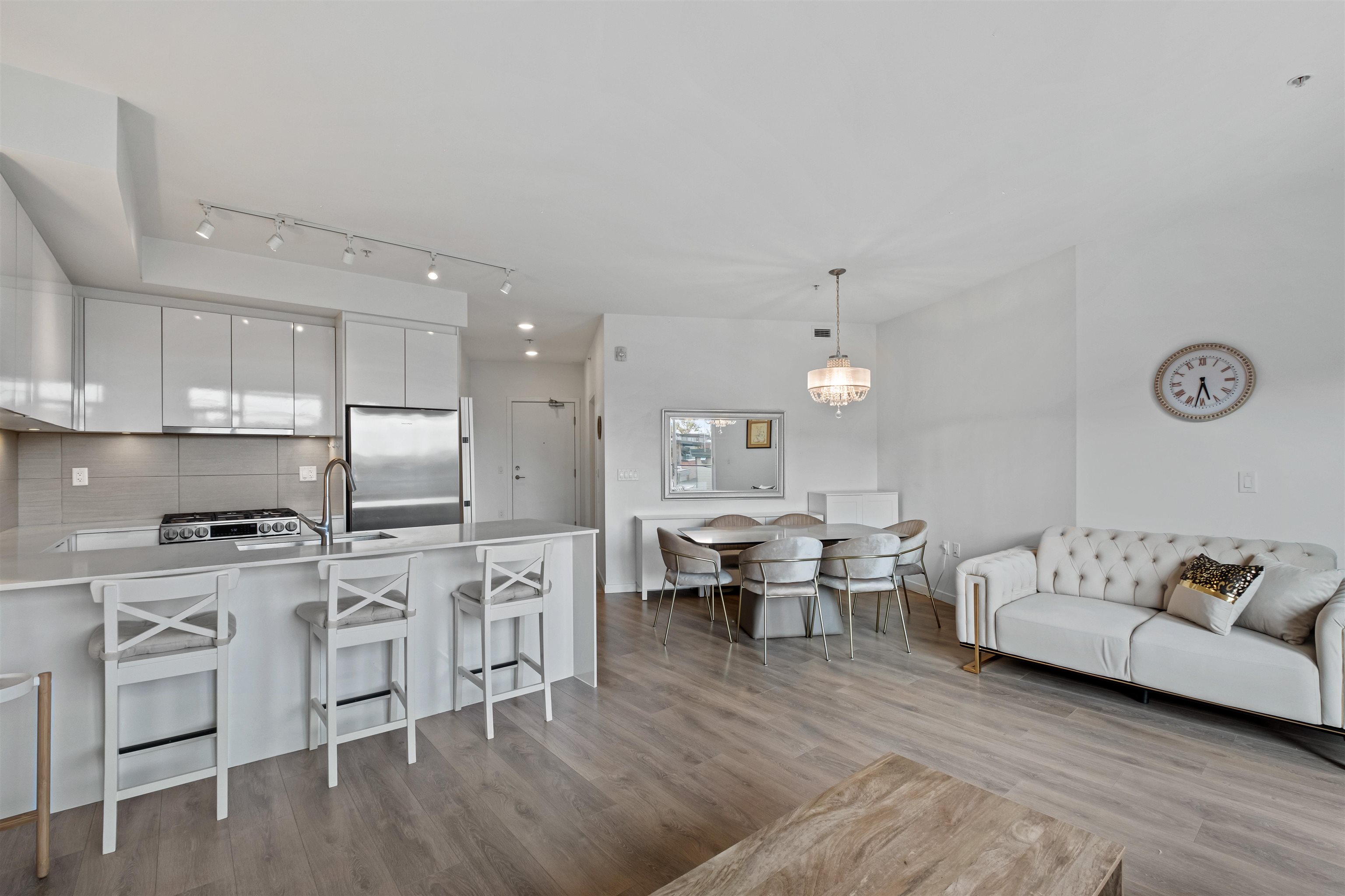 725 Marine Drive #505, North Vancouver, BC V7M 0G2