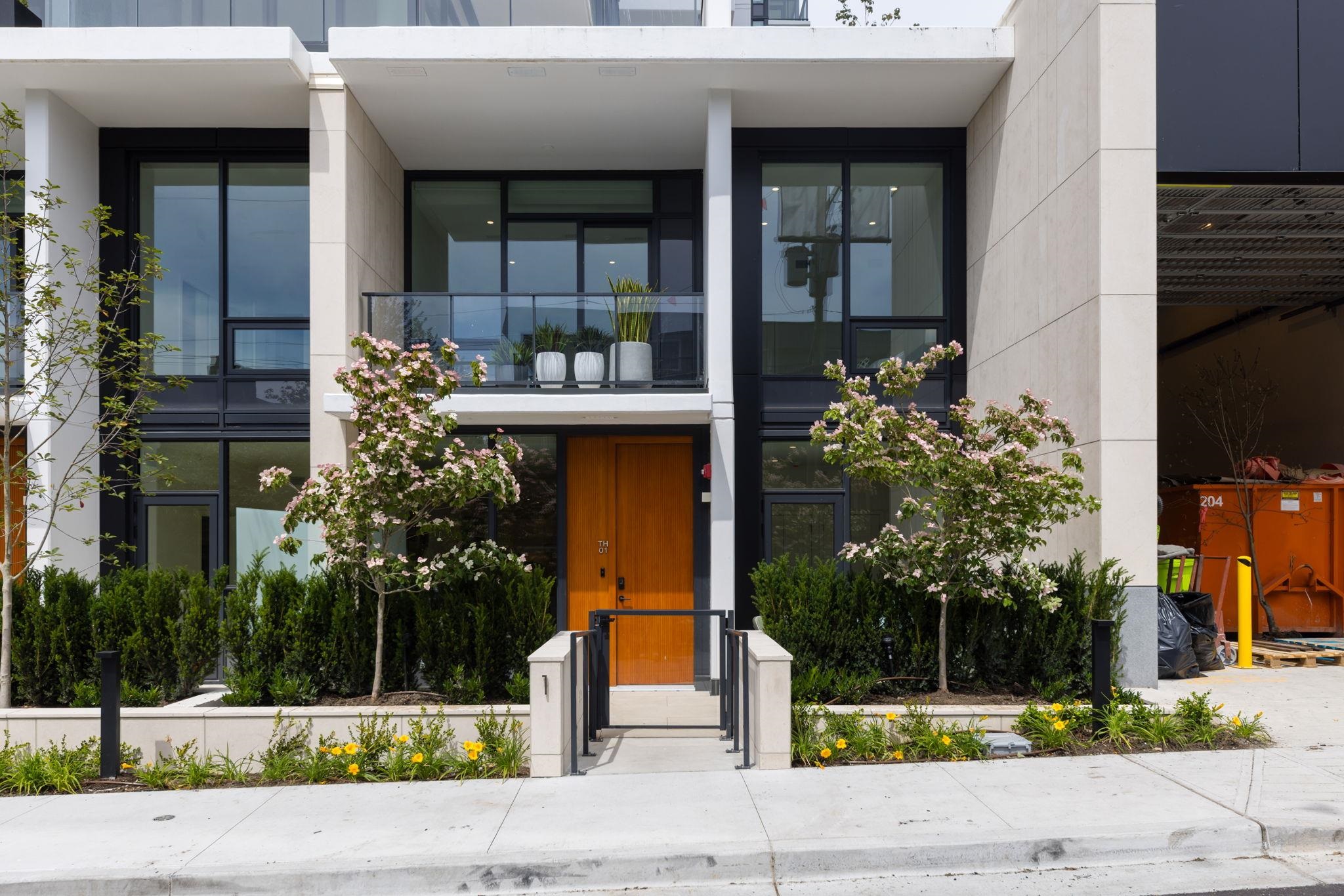 135 13th St E Th1, North Vancouver, BC V7L 0J8