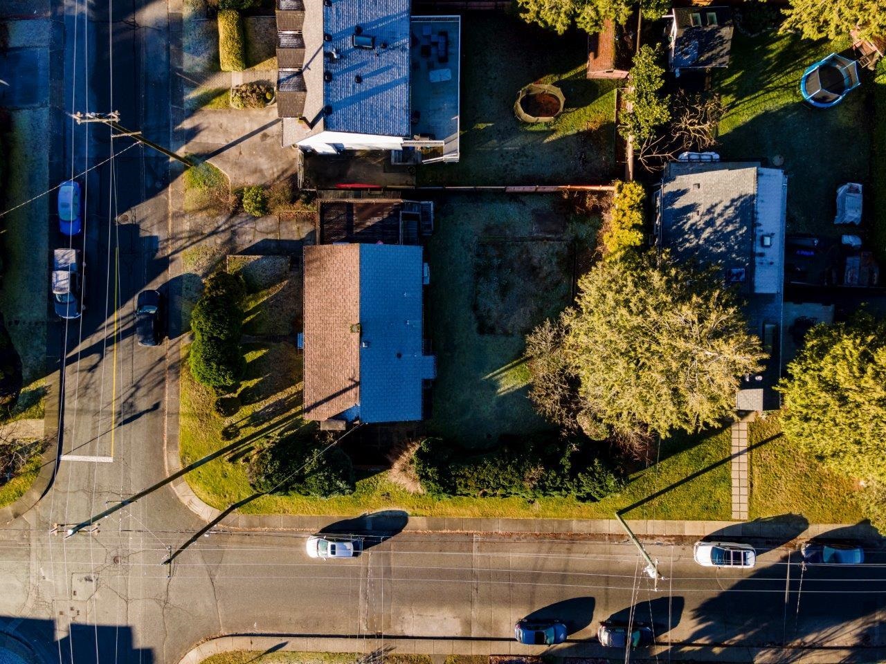 780 16th Street East, North Vancouver, BC V7L 2V1