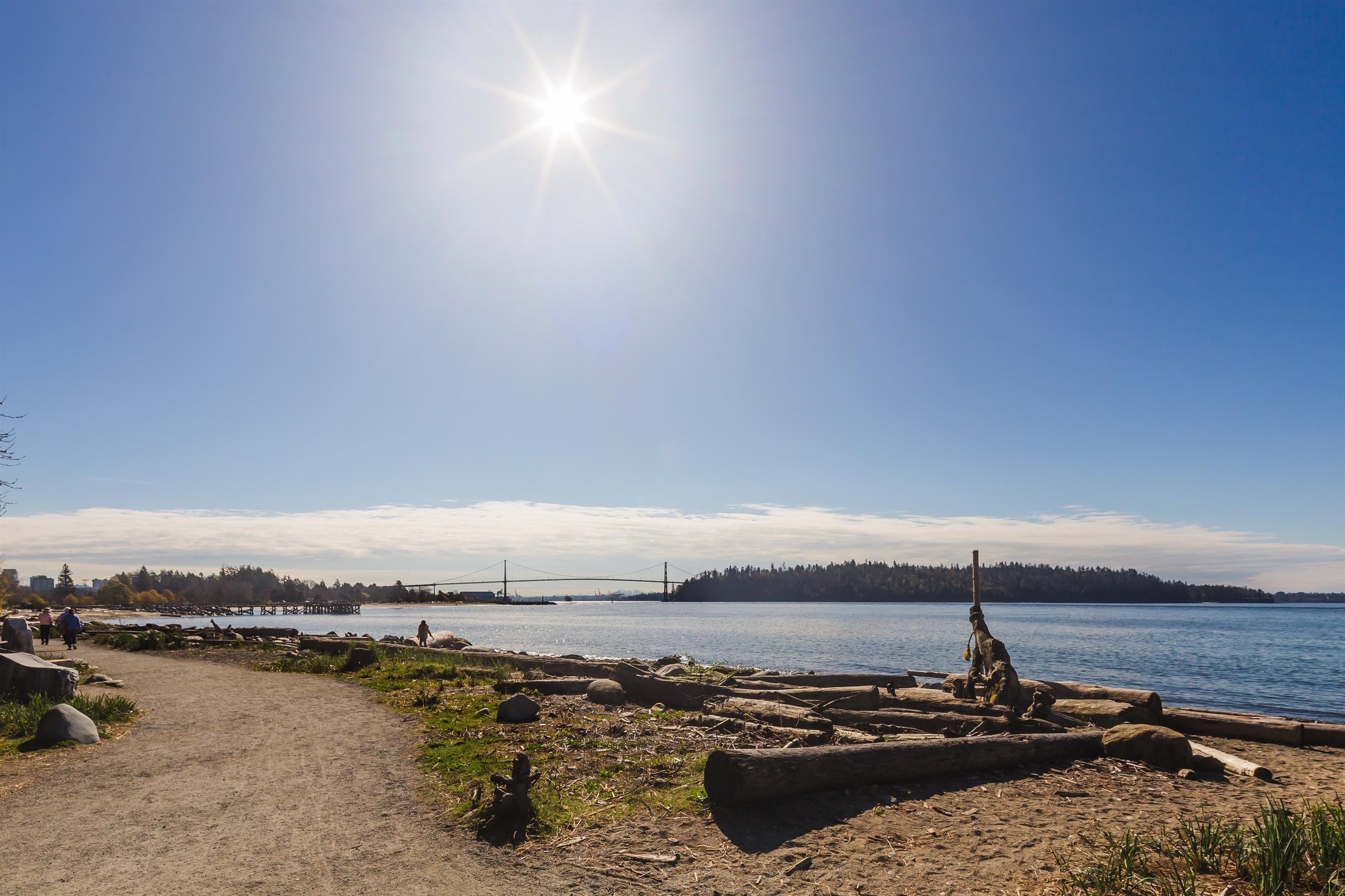 2119 Bellevue Avenue #208, West Vancouver, BC V7V 1C2
