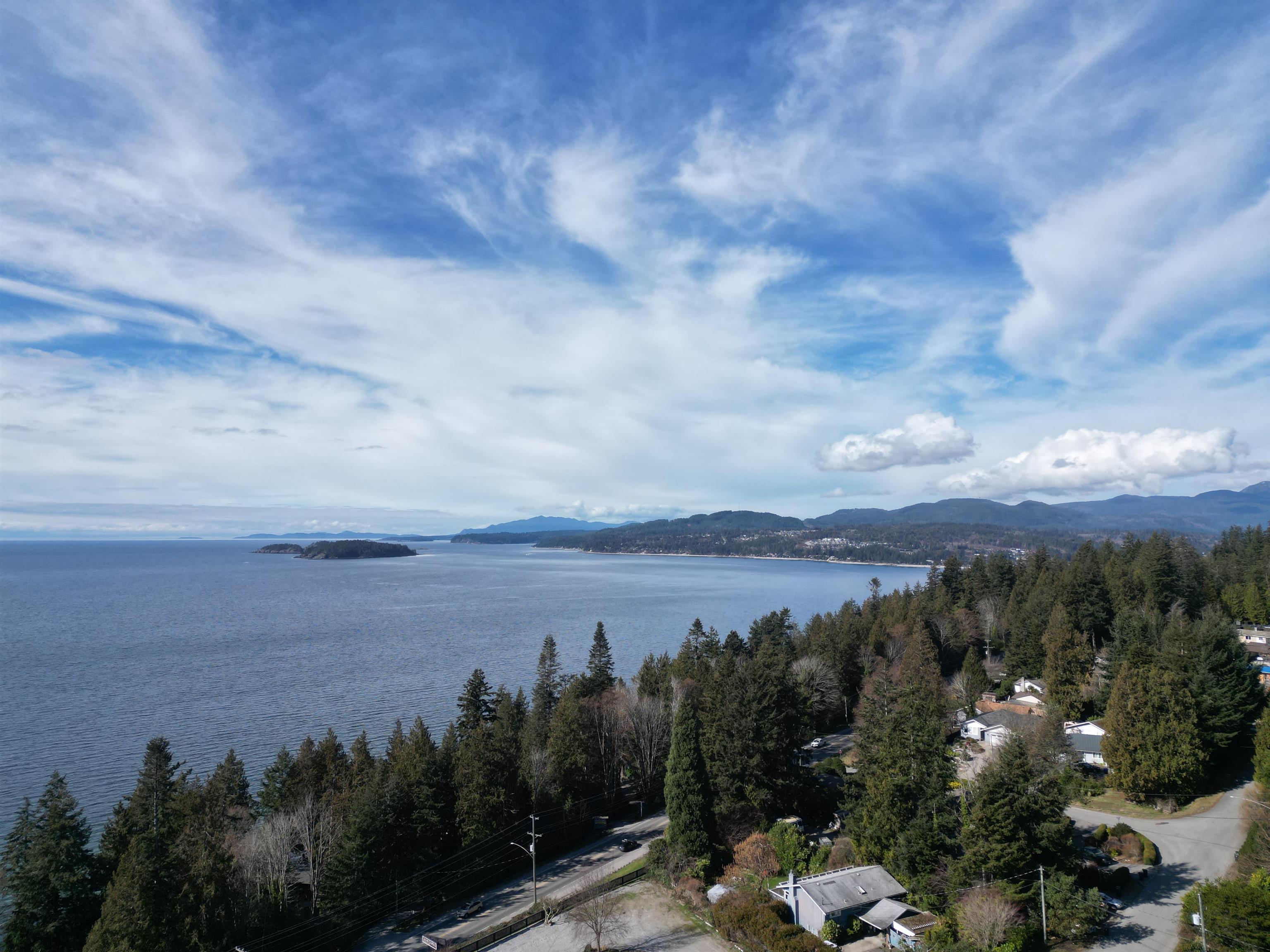 4934 Geer Road, Sechelt, BC V0N 3A2